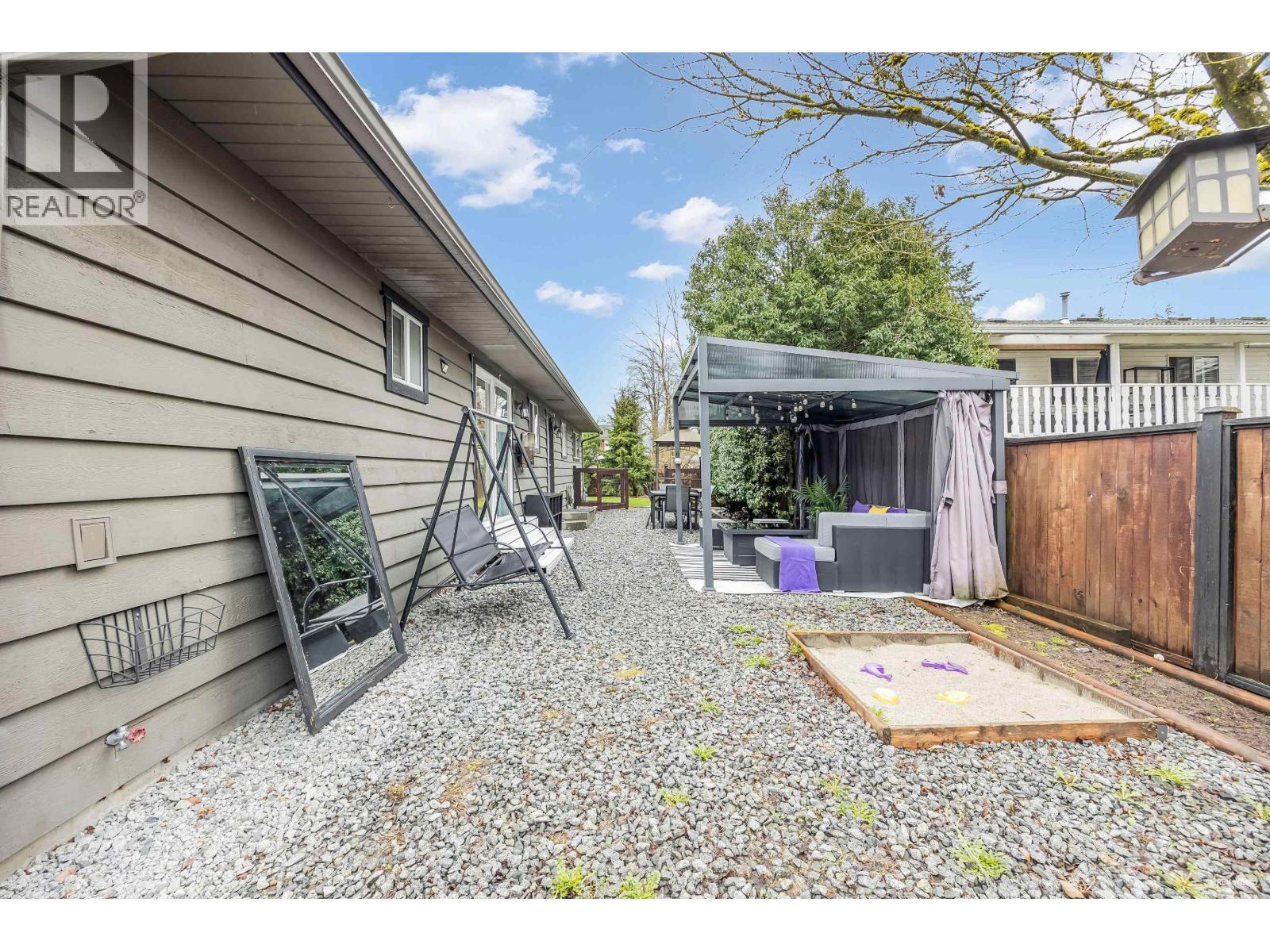 22938 Fuller Avenue Property Photo 30