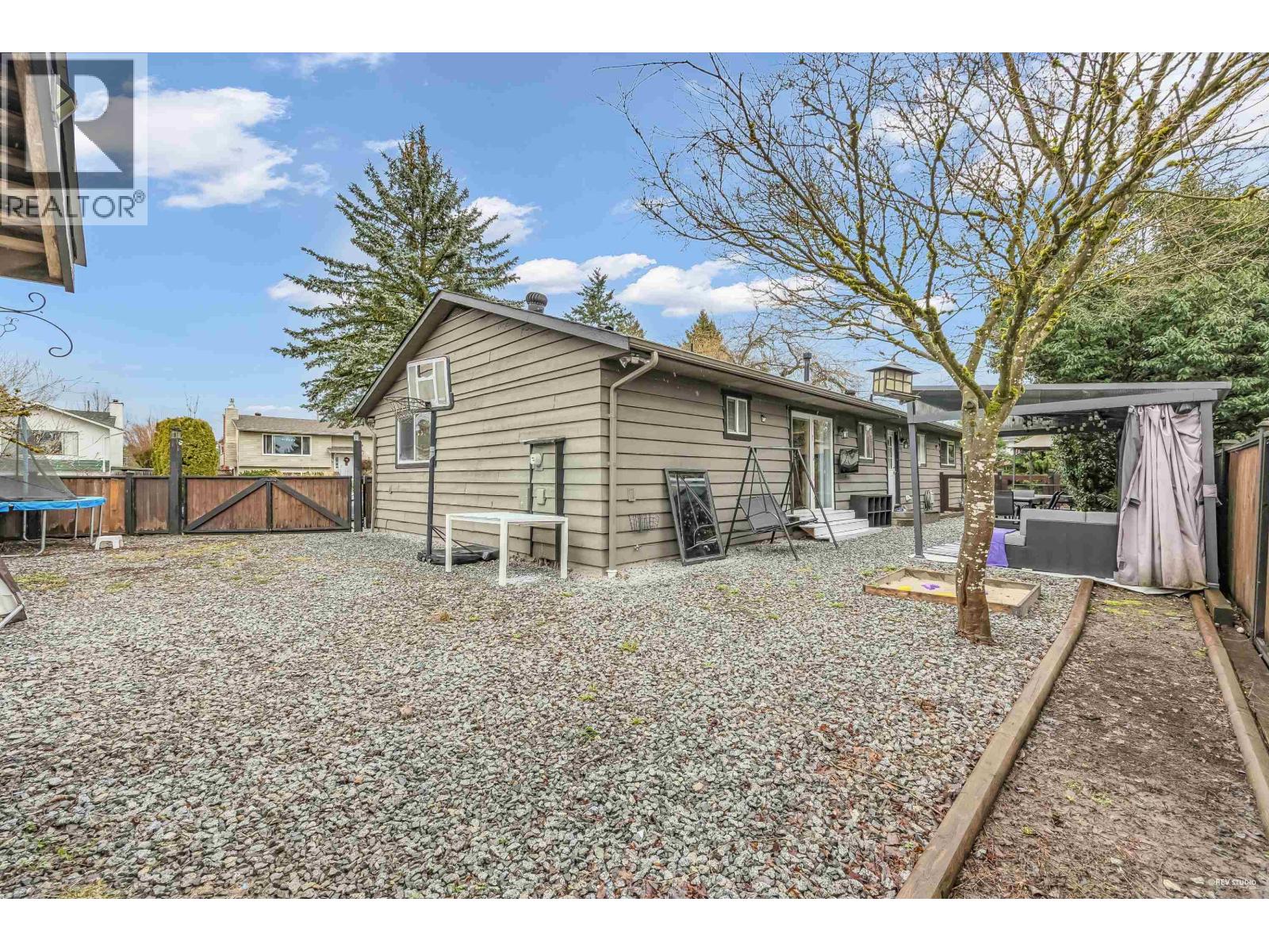 22938 Fuller Avenue Property Photo 34