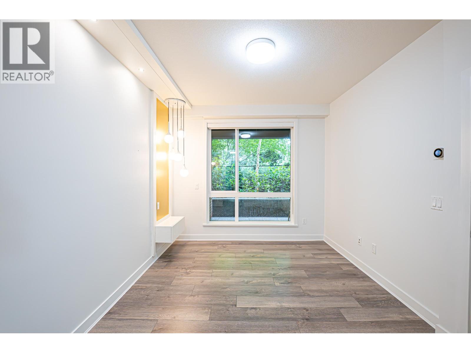 105 733 W 3rd Street Property Photo 10