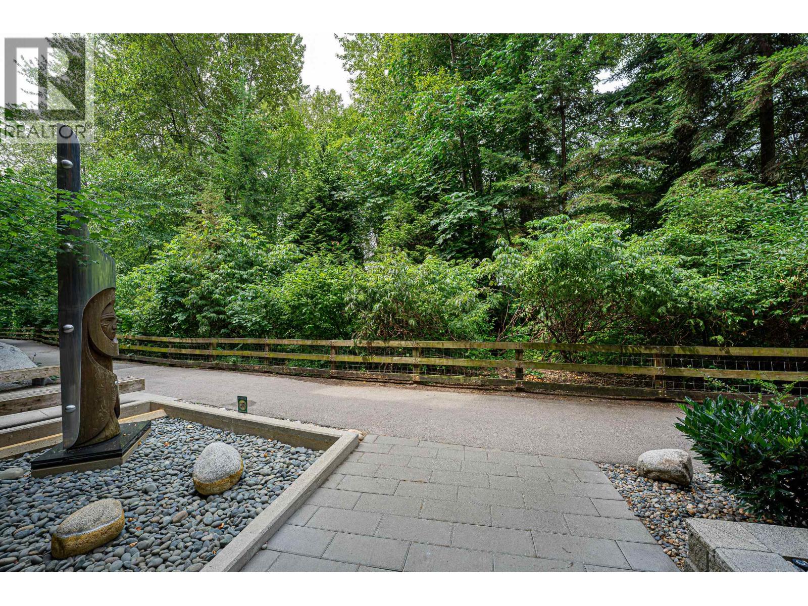 105 733 W 3rd Street Property Photo 24