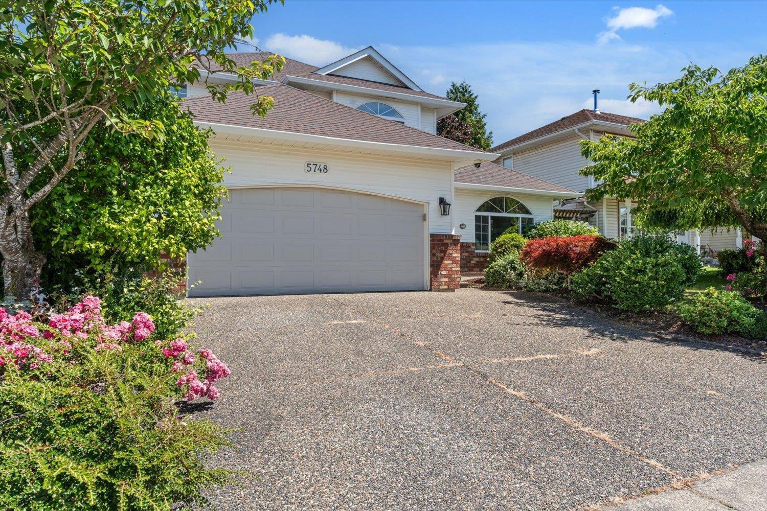 5748 Montesina Place Property Photo 2