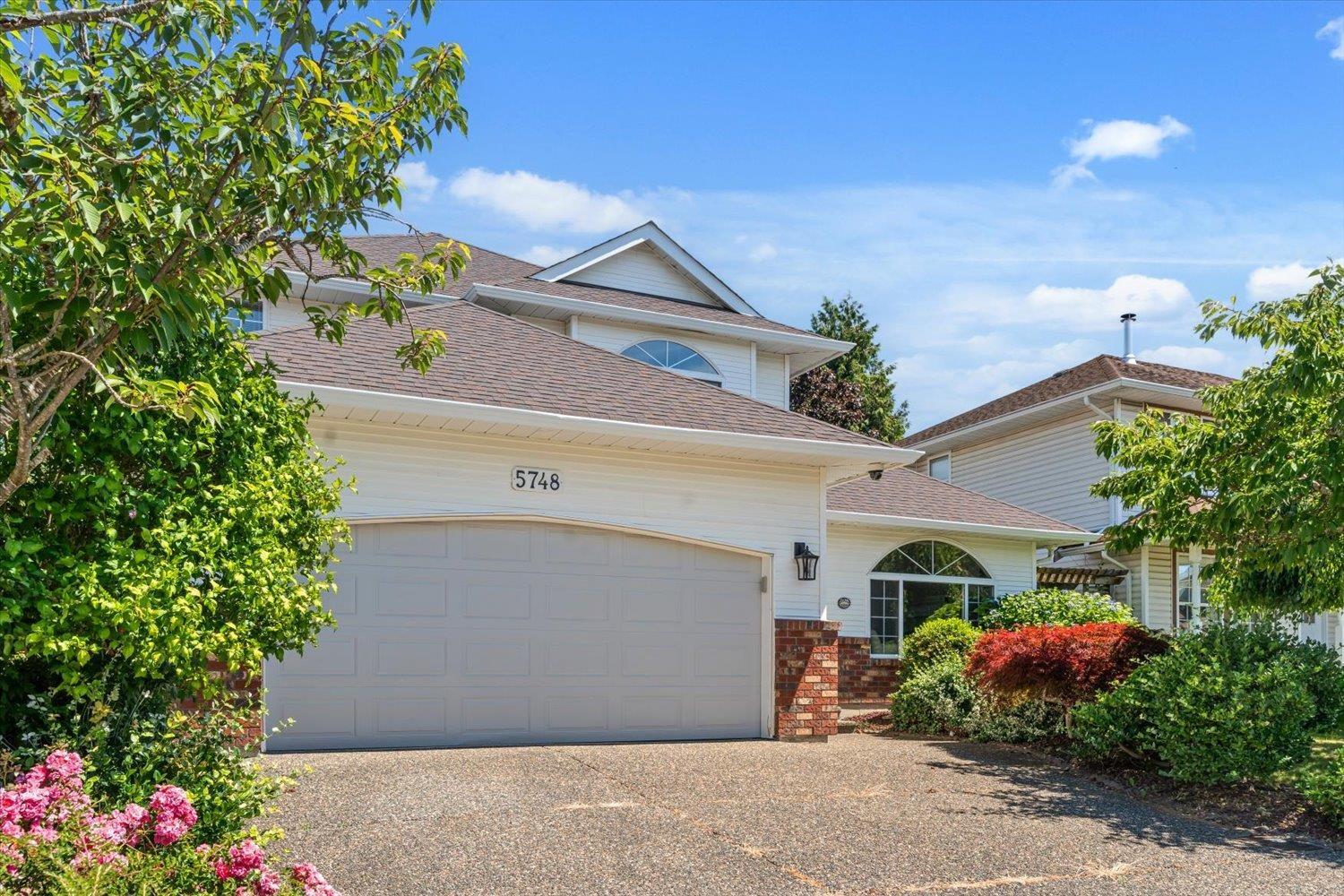 5748 Montesina Place Property Photo 3