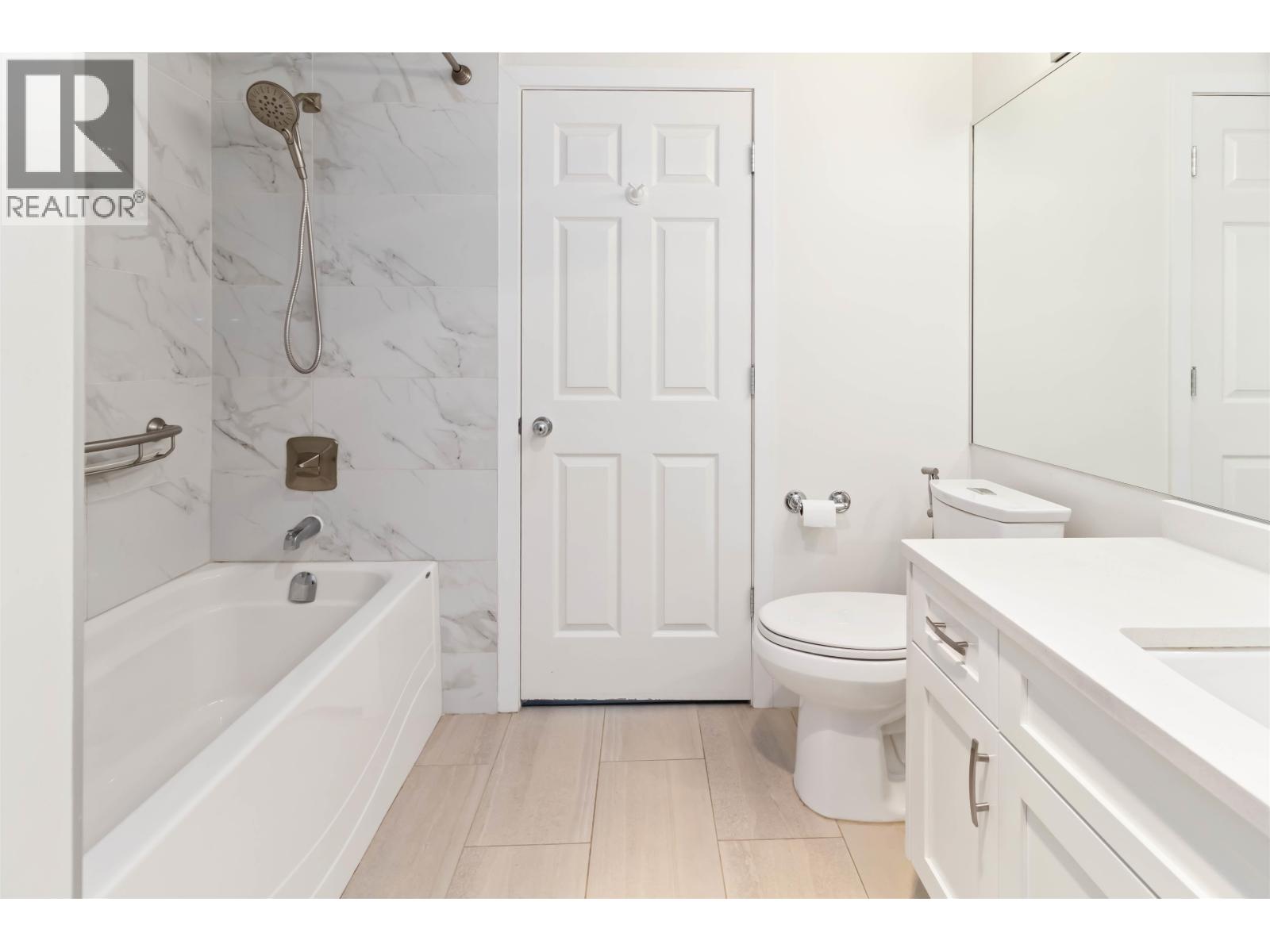 402 1128 Sixth Avenue Property Photo 25