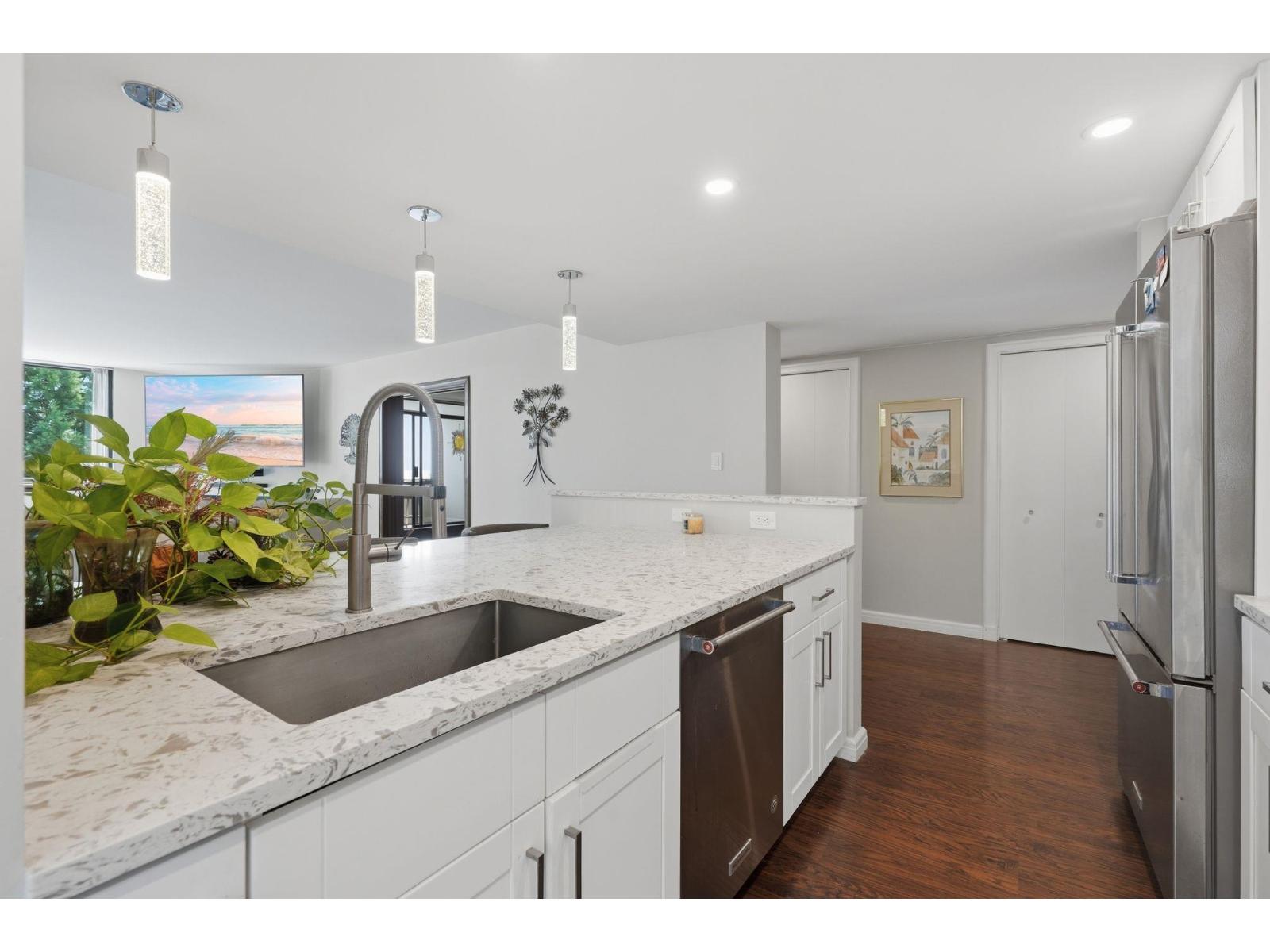 508 1480 Foster Street Property Photo 10