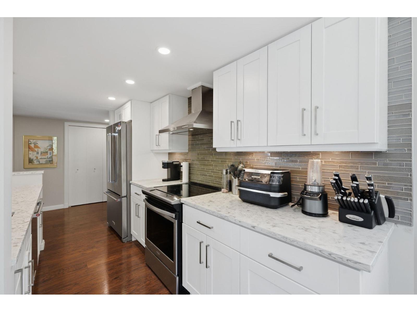 508 1480 Foster Street Property Photo 11
