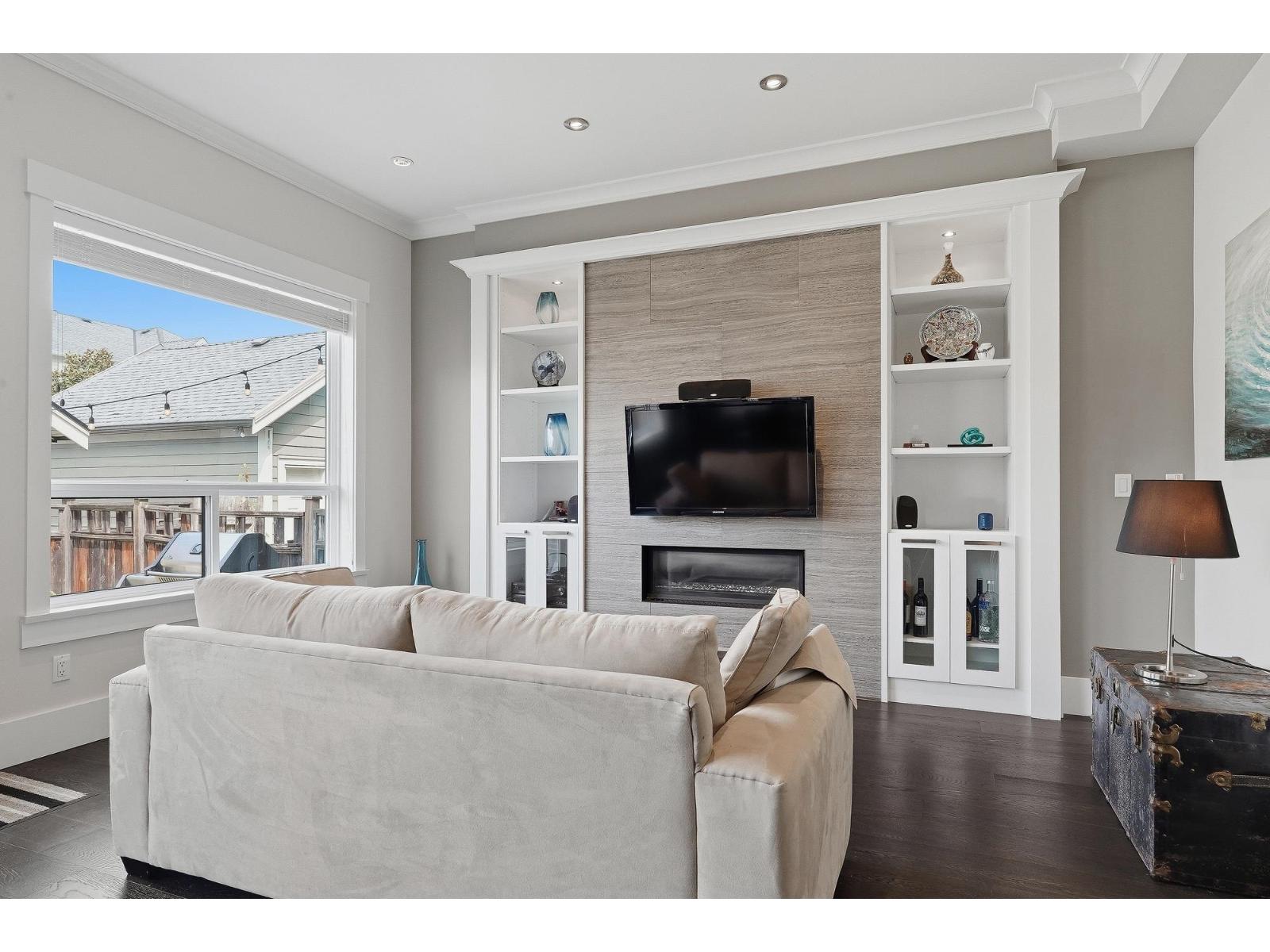 14713 32 Avenue Property Photo 6
