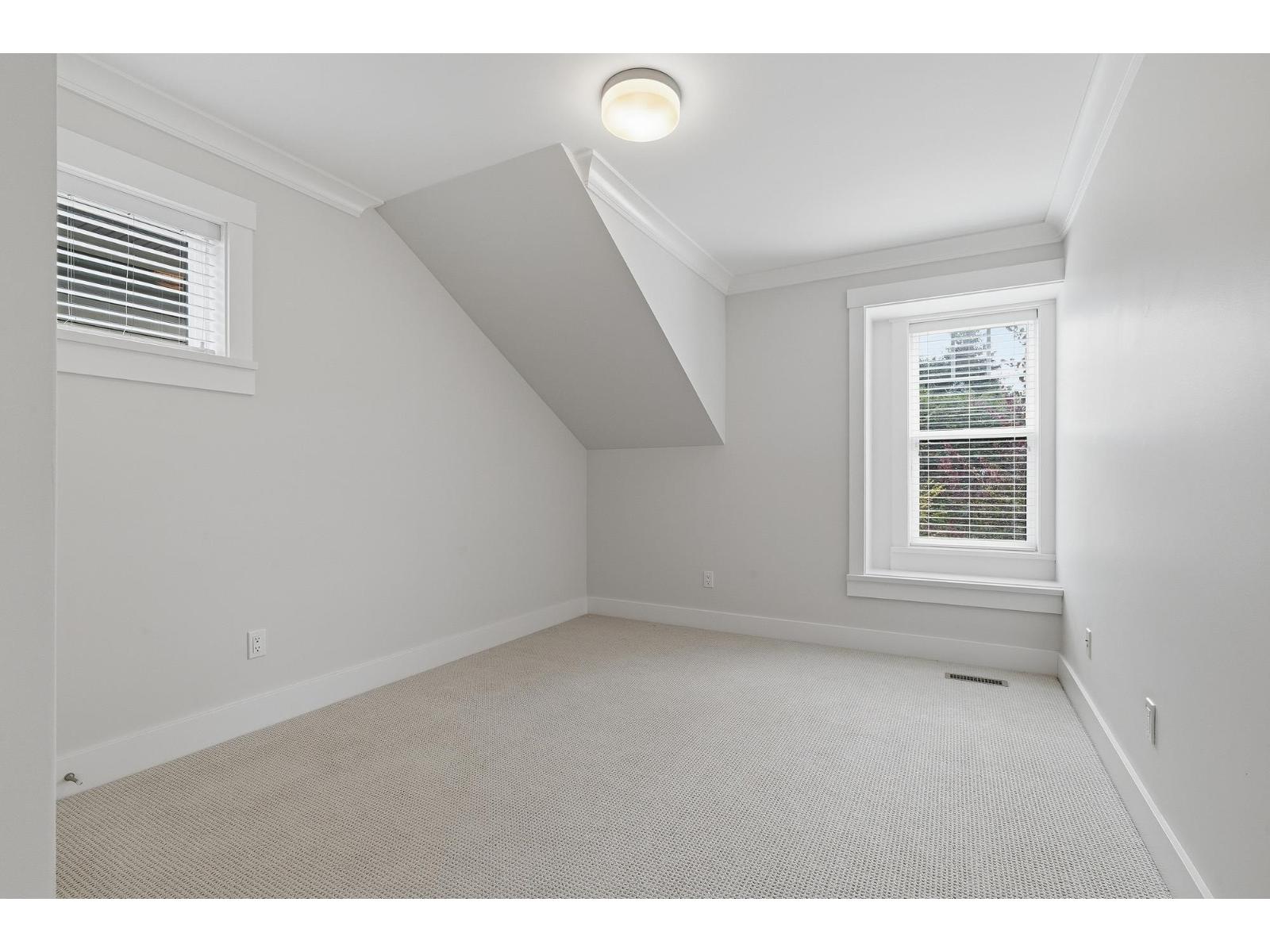 14713 32 Avenue Property Photo 21