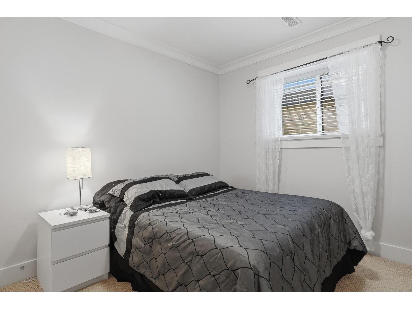 14713 32 Avenue Property Photo 32
