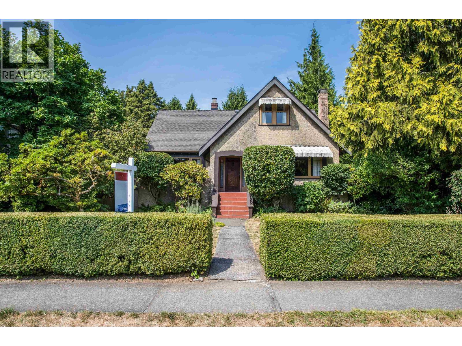 6857 LABURNUM STREET Property Photo 1