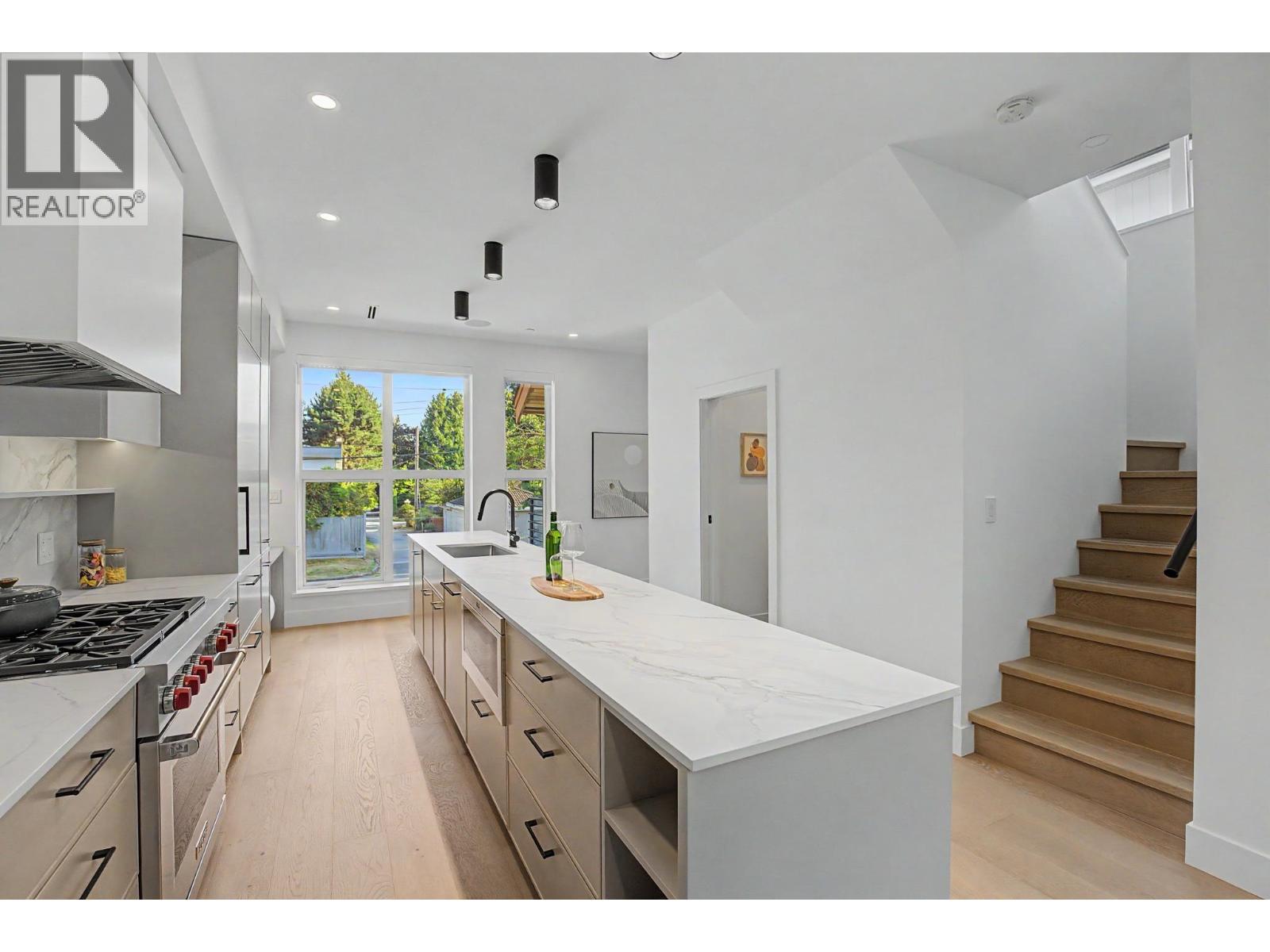 1483 W 52nd Avenue Property Photo 11