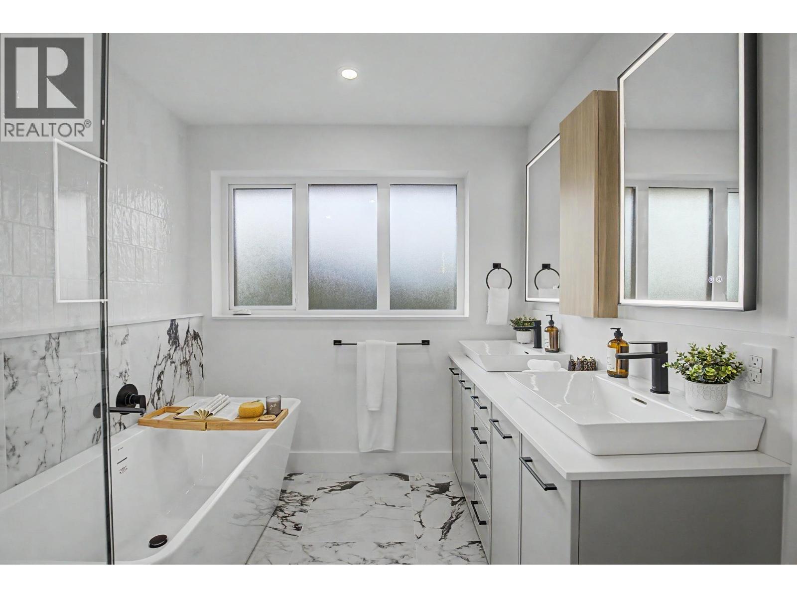 1483 W 52nd Avenue Property Photo 16