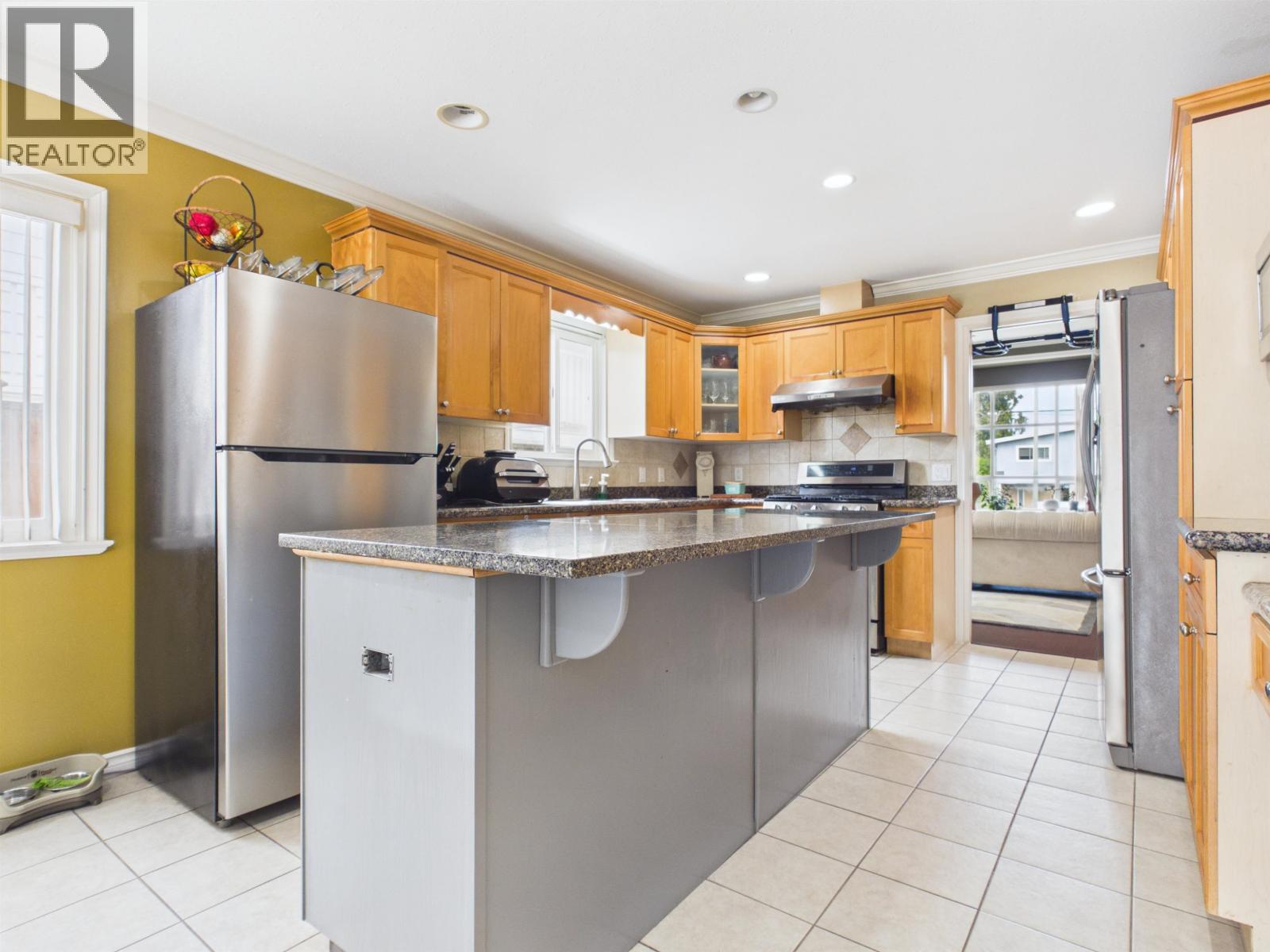 6615 Dufferin Avenue Property Photo 2