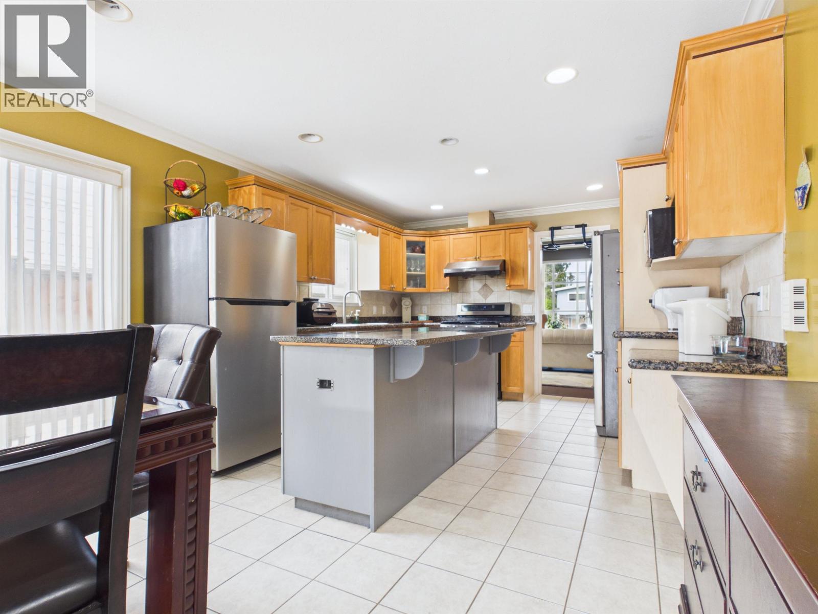 6615 Dufferin Avenue Property Photo 3