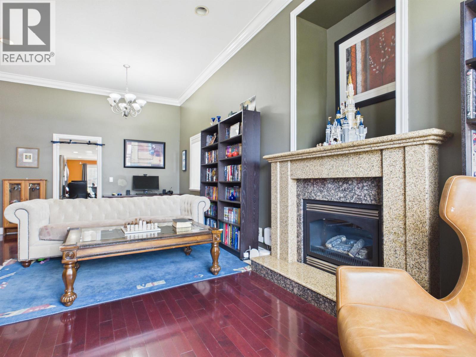 6615 Dufferin Avenue Property Photo 8