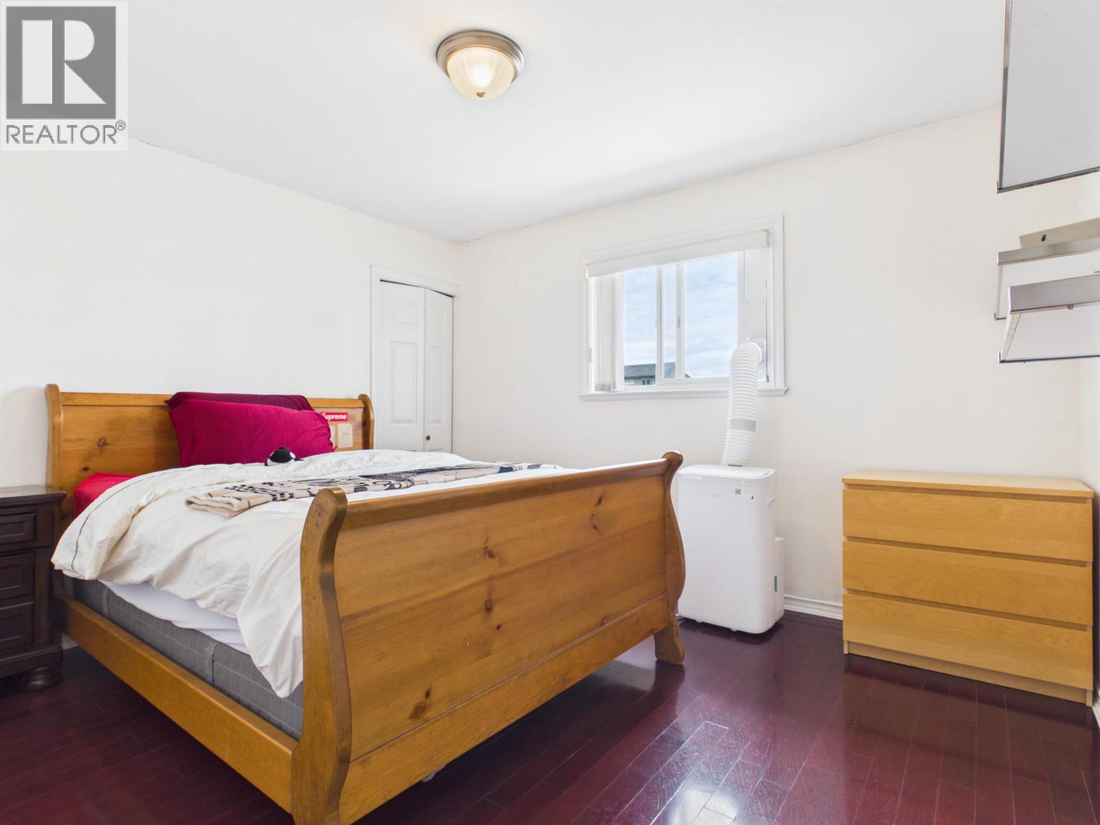 6615 Dufferin Avenue Property Photo 17