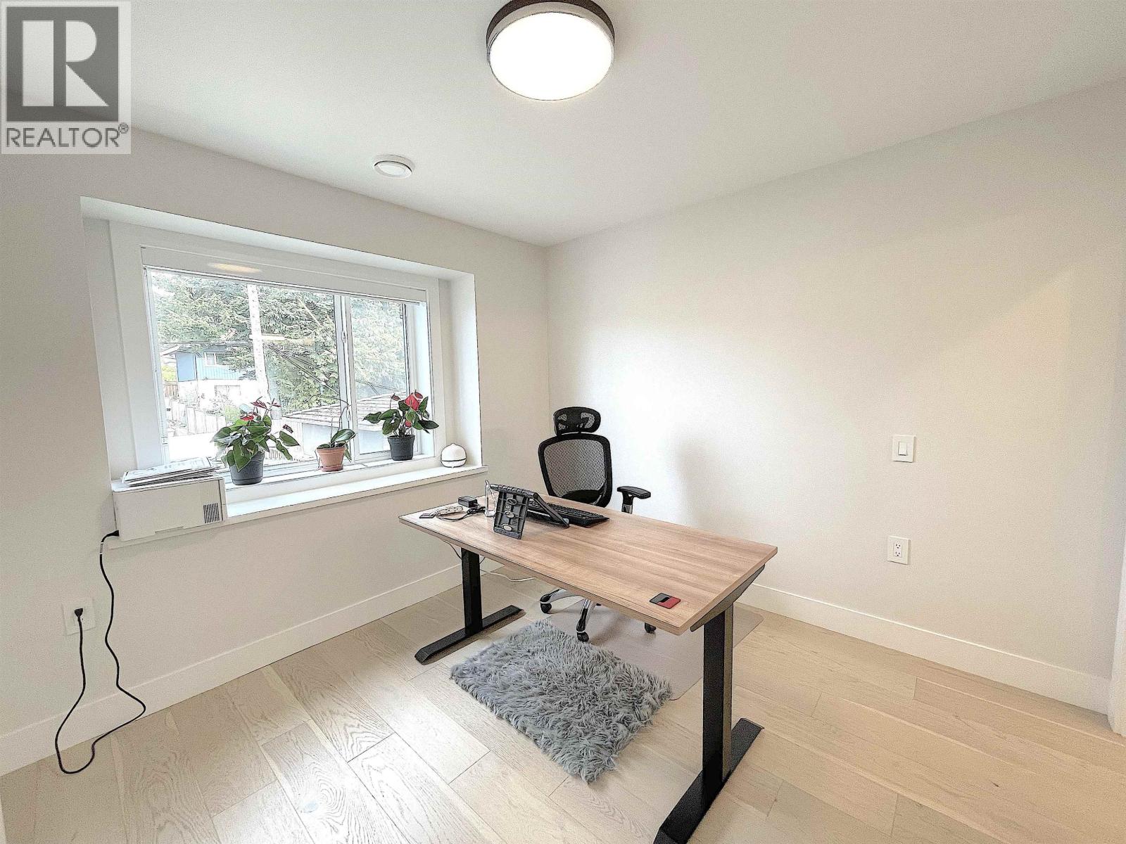 1633 Se Marine Drive Property Photo 22