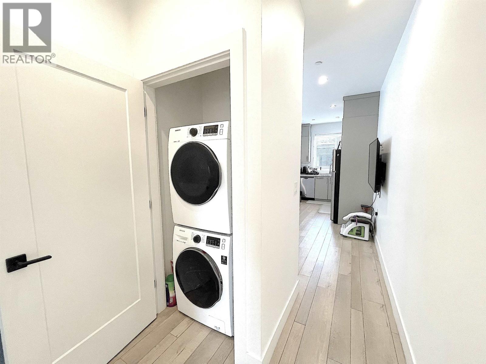 1633 Se Marine Drive Property Photo 26