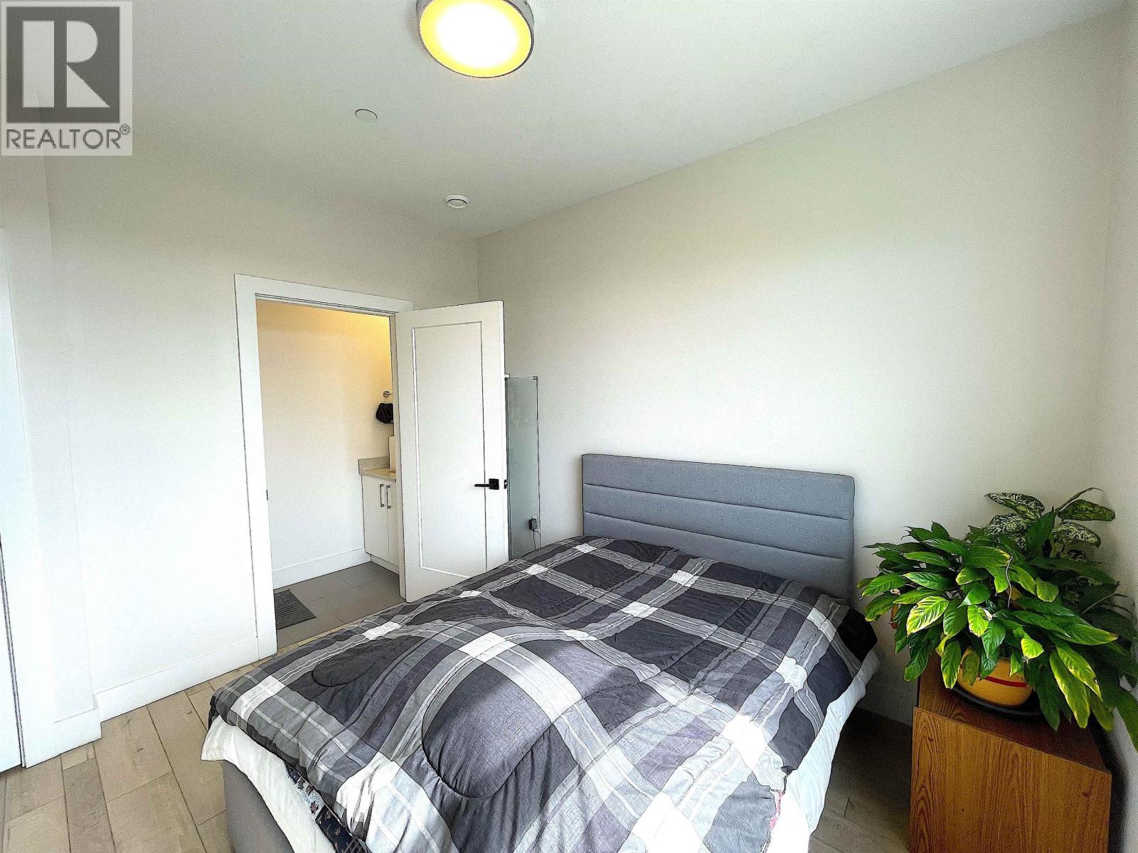 1633 Se Marine Drive Property Photo 28