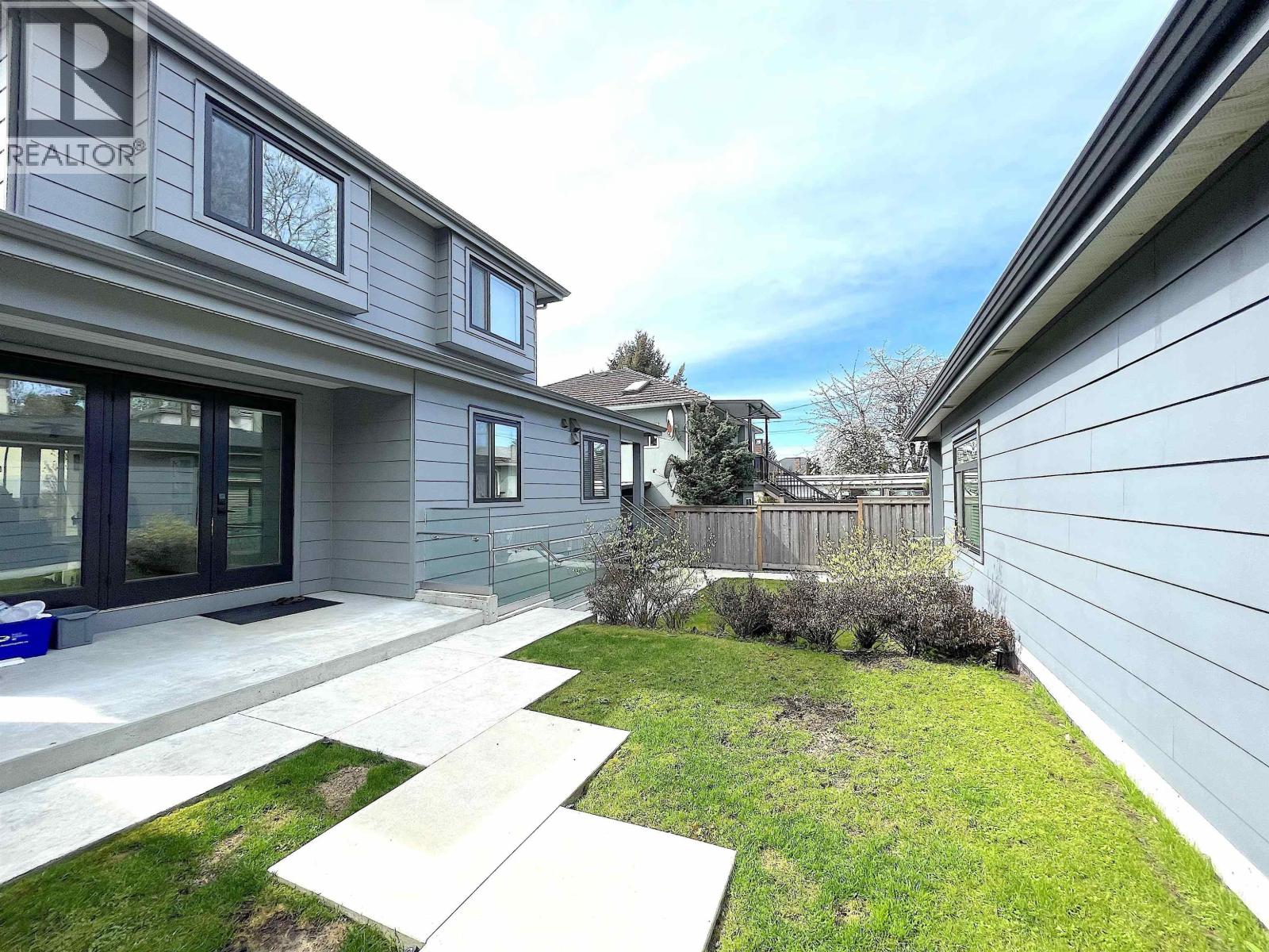 1633 Se Marine Drive Property Photo 31