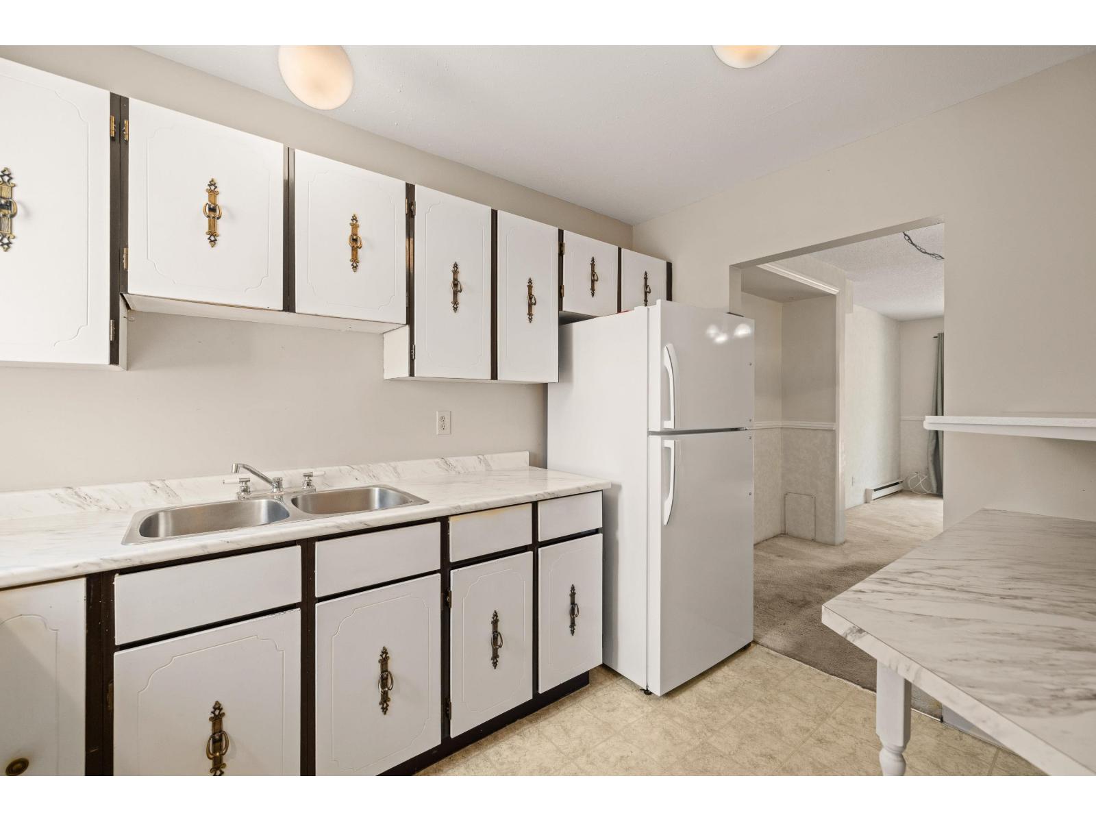 87 6665 138 Street Property Photo 7