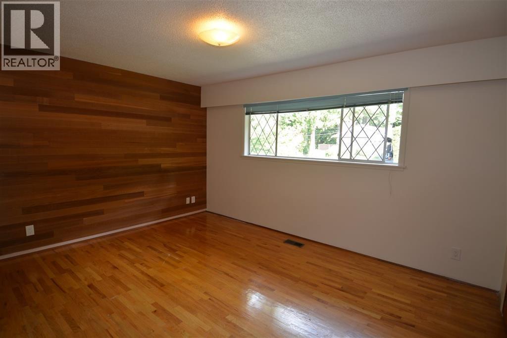 929 Prospect Avenue Property Photo 6