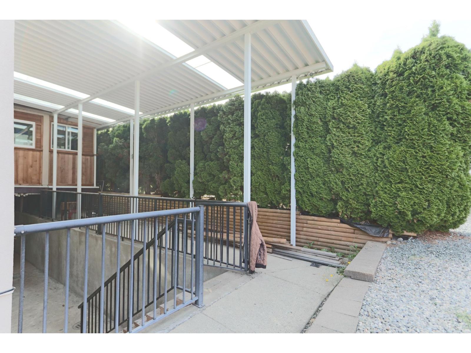 17105 Greenway Drive Property Photo 3