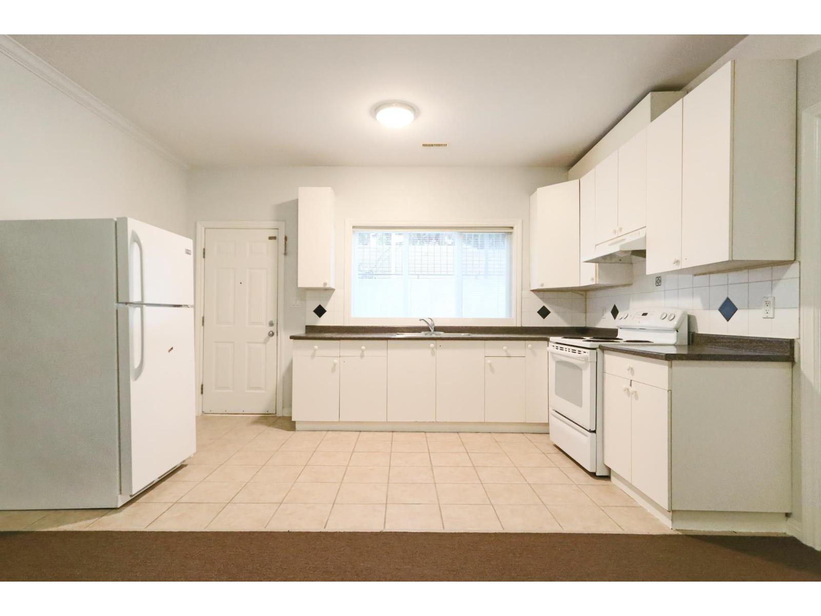 17105 Greenway Drive Property Photo 4