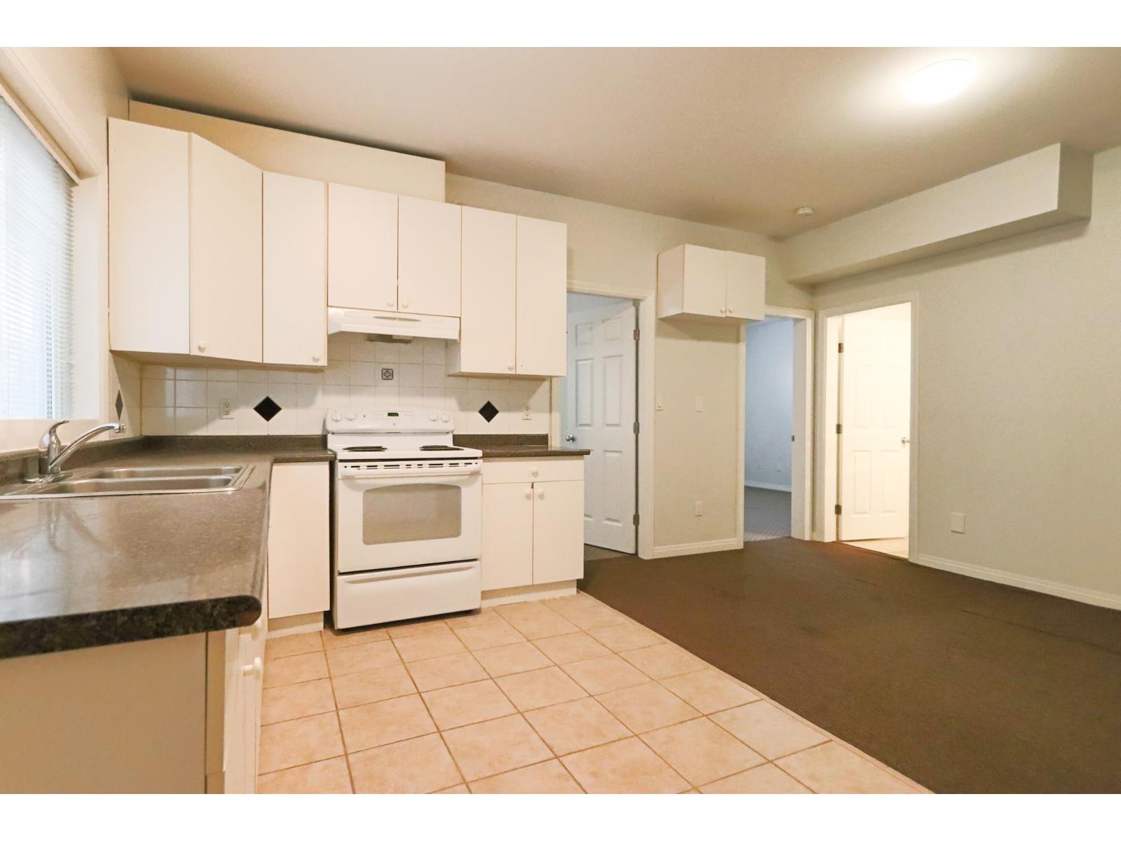 17105 Greenway Drive Property Photo 7