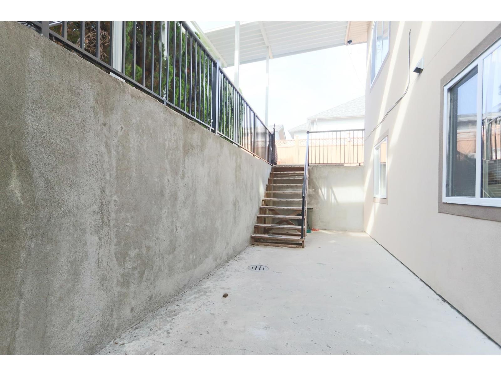 17105 Greenway Drive Property Photo 14
