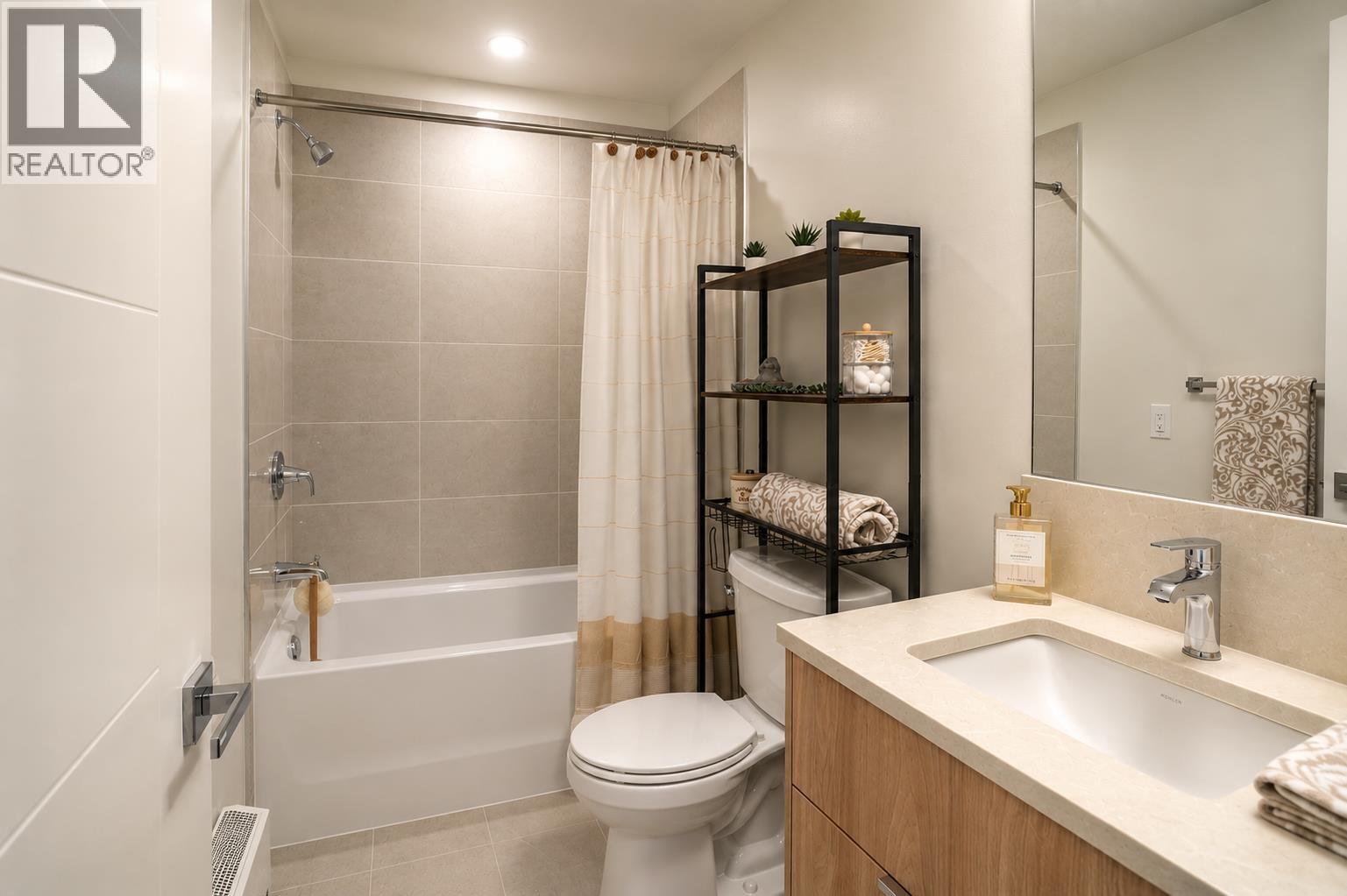 208 245 Bewicke Avenue Property Photo 10