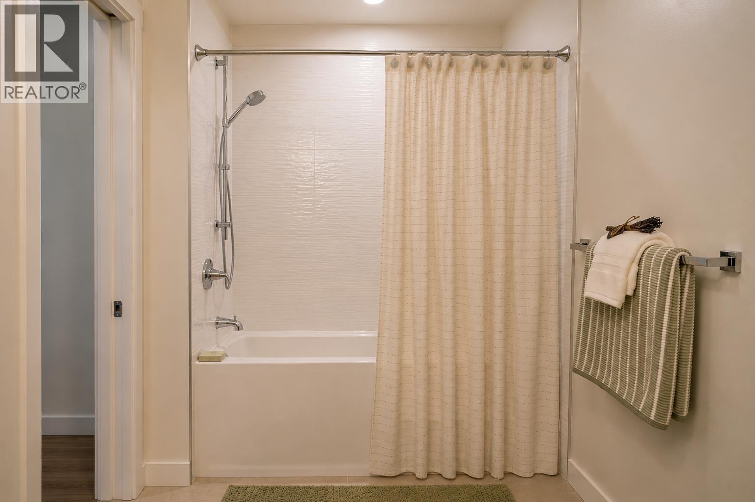 411 245 Bewicke Avenue Property Photo 11