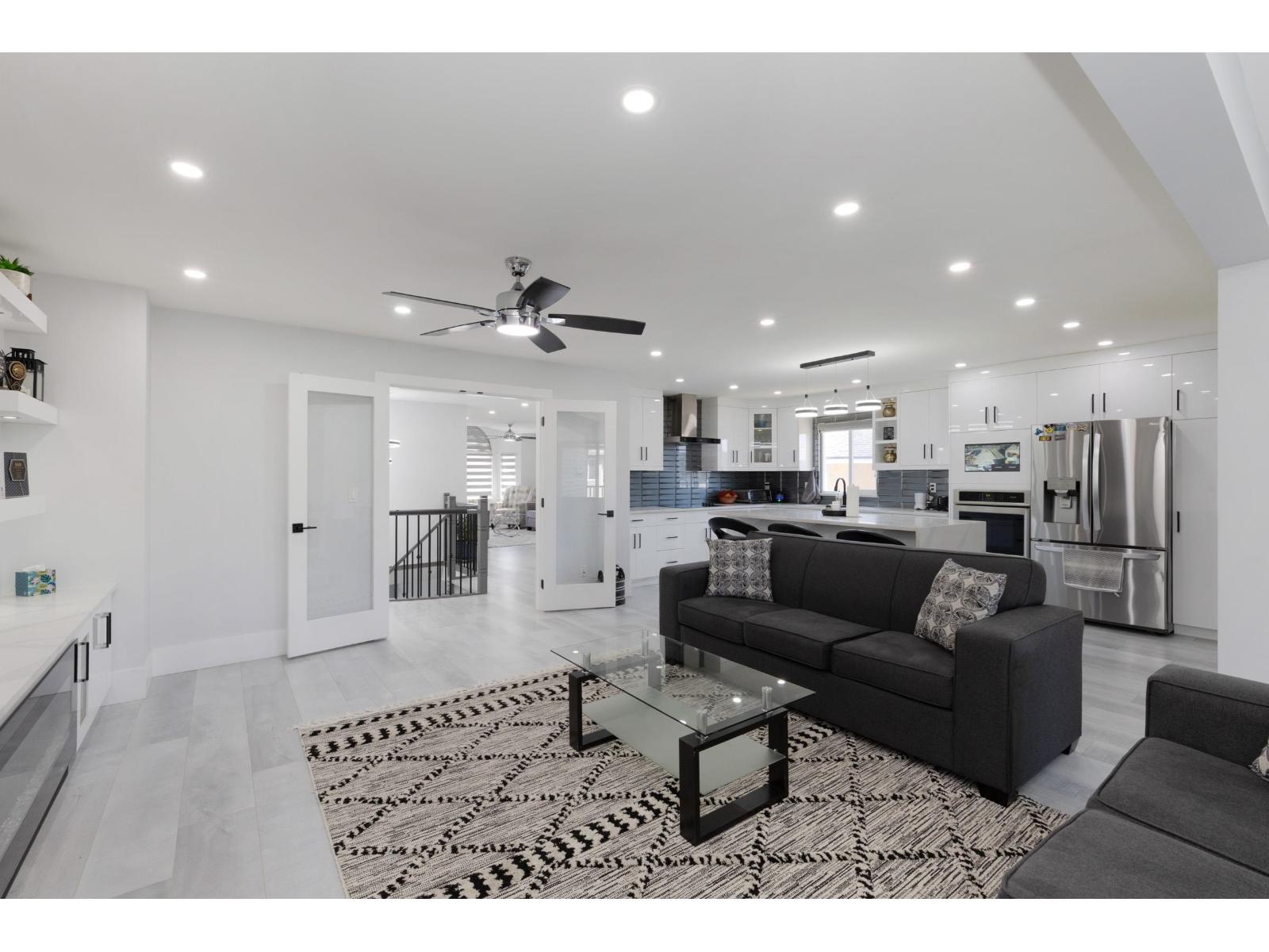9057 142a Street Property Photo 10
