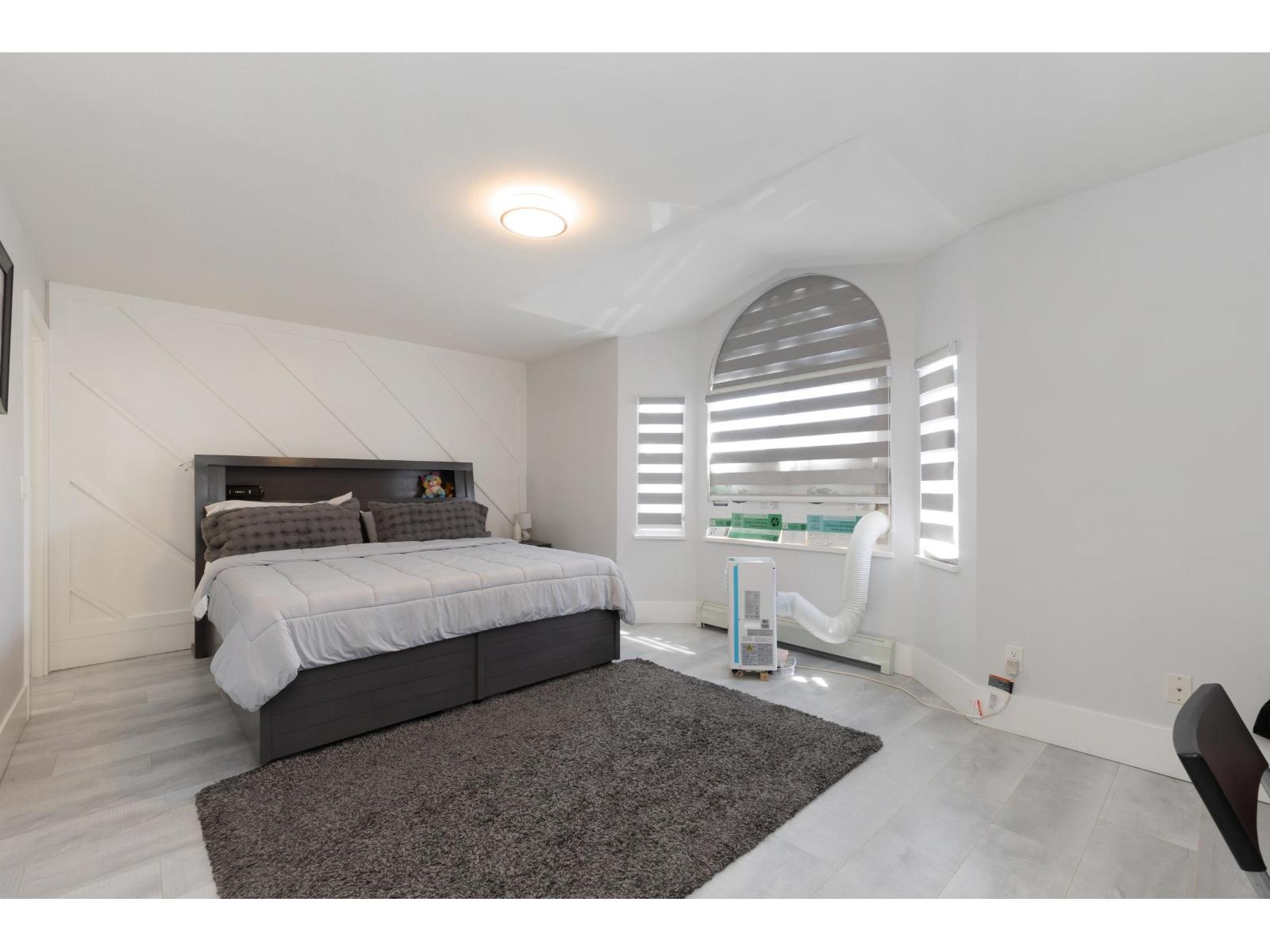 9057 142a Street Property Photo 16