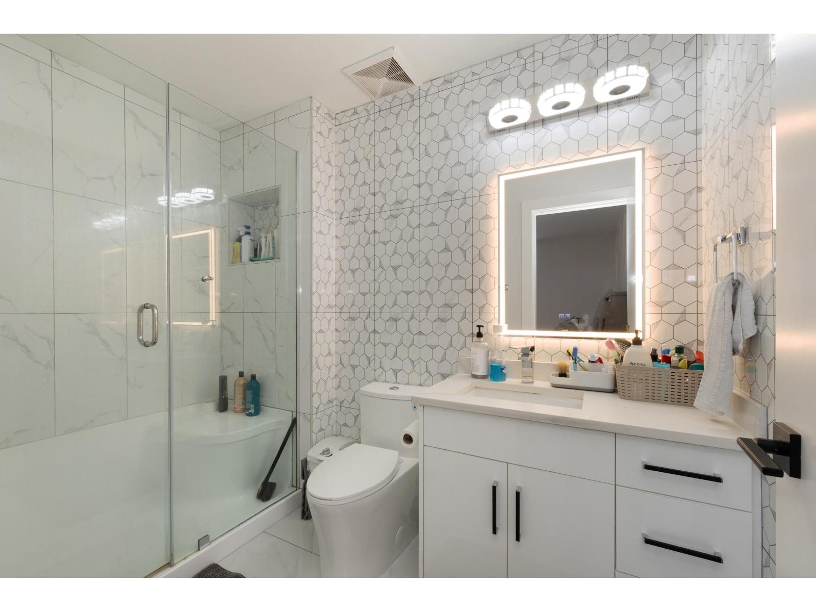 9057 142a Street Property Photo 17