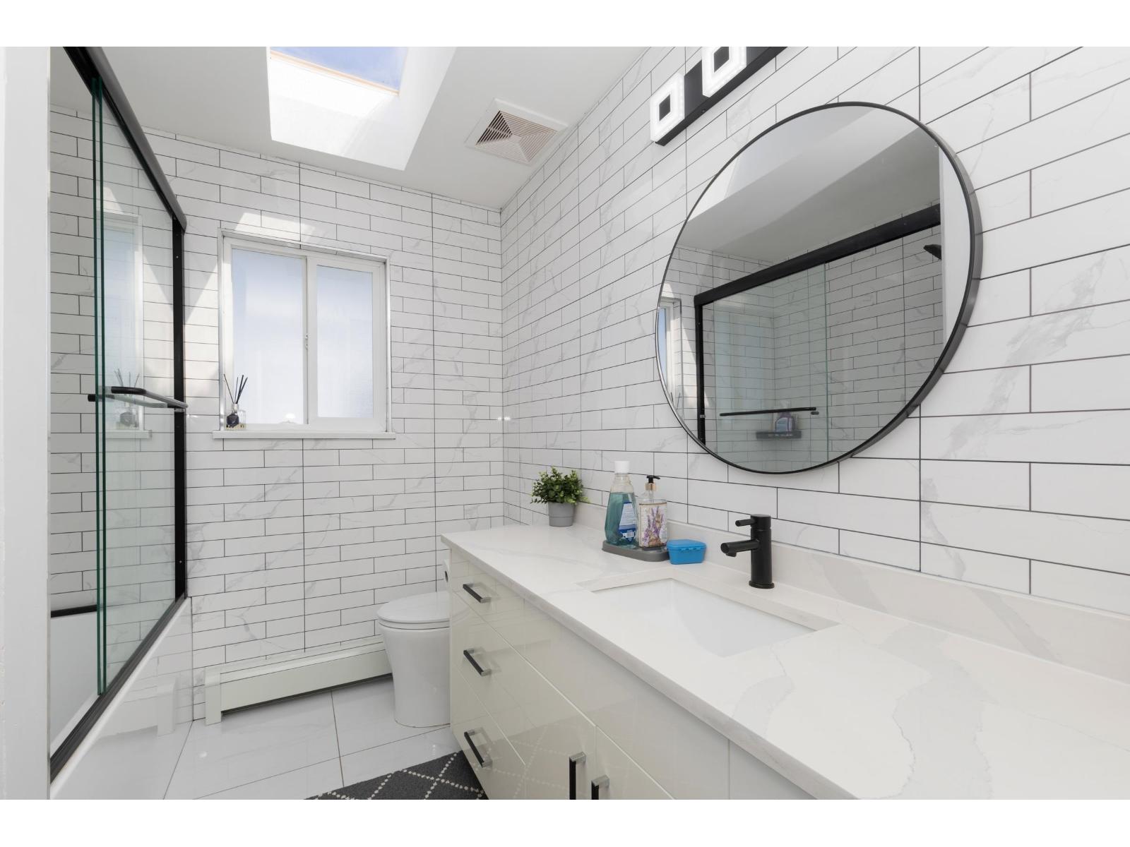 9057 142a Street Property Photo 23