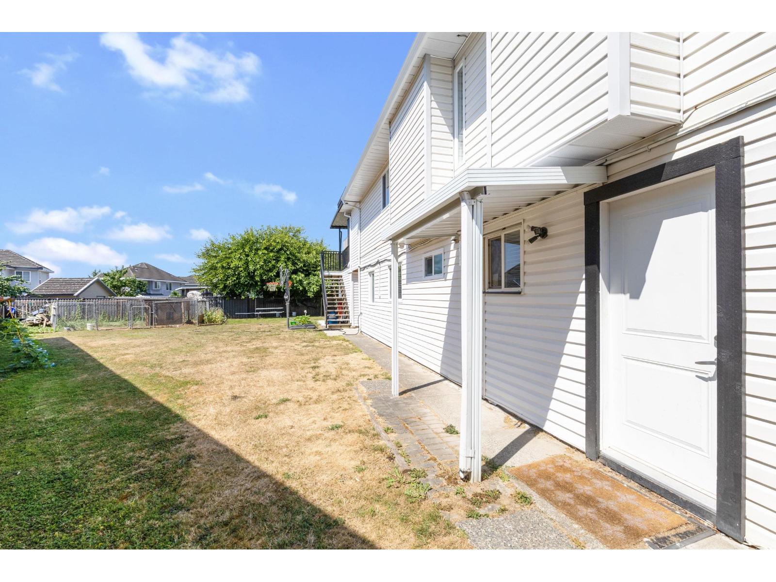 9057 142a Street Property Photo 38
