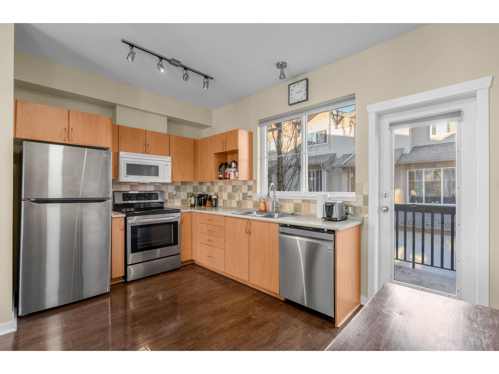 55 5839 Panorama Drive Property Photo 4
