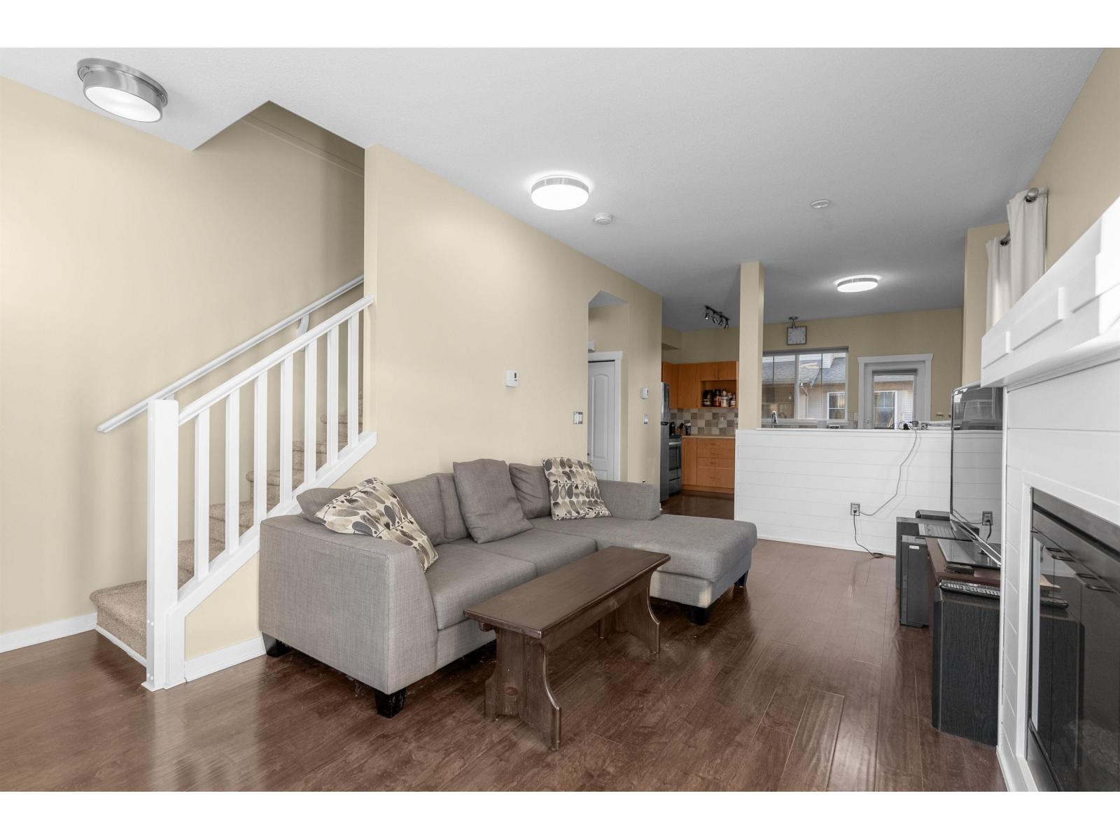 55 5839 Panorama Drive Property Photo 8