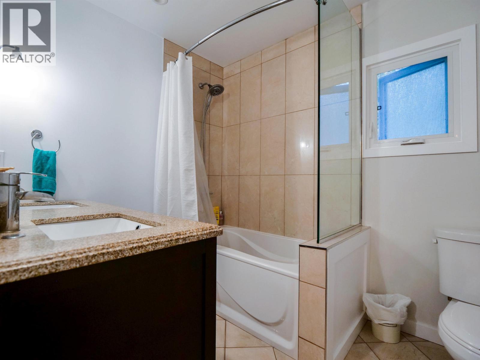 793 Walkem Street Property Photo 13