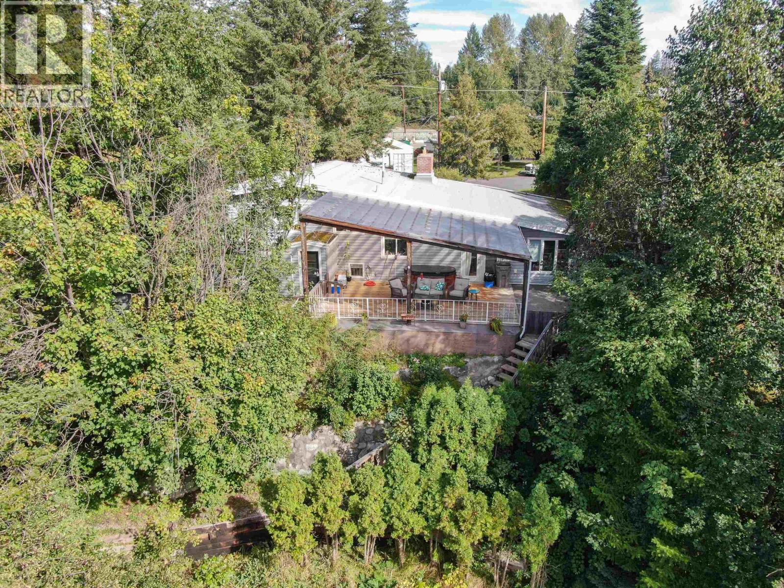 793 Walkem Street Property Photo 23