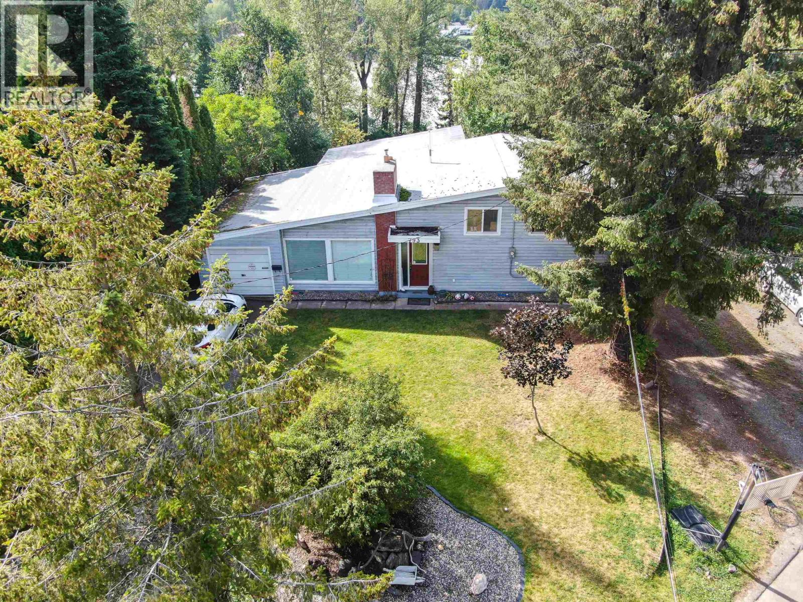 793 Walkem Street Property Photo 27