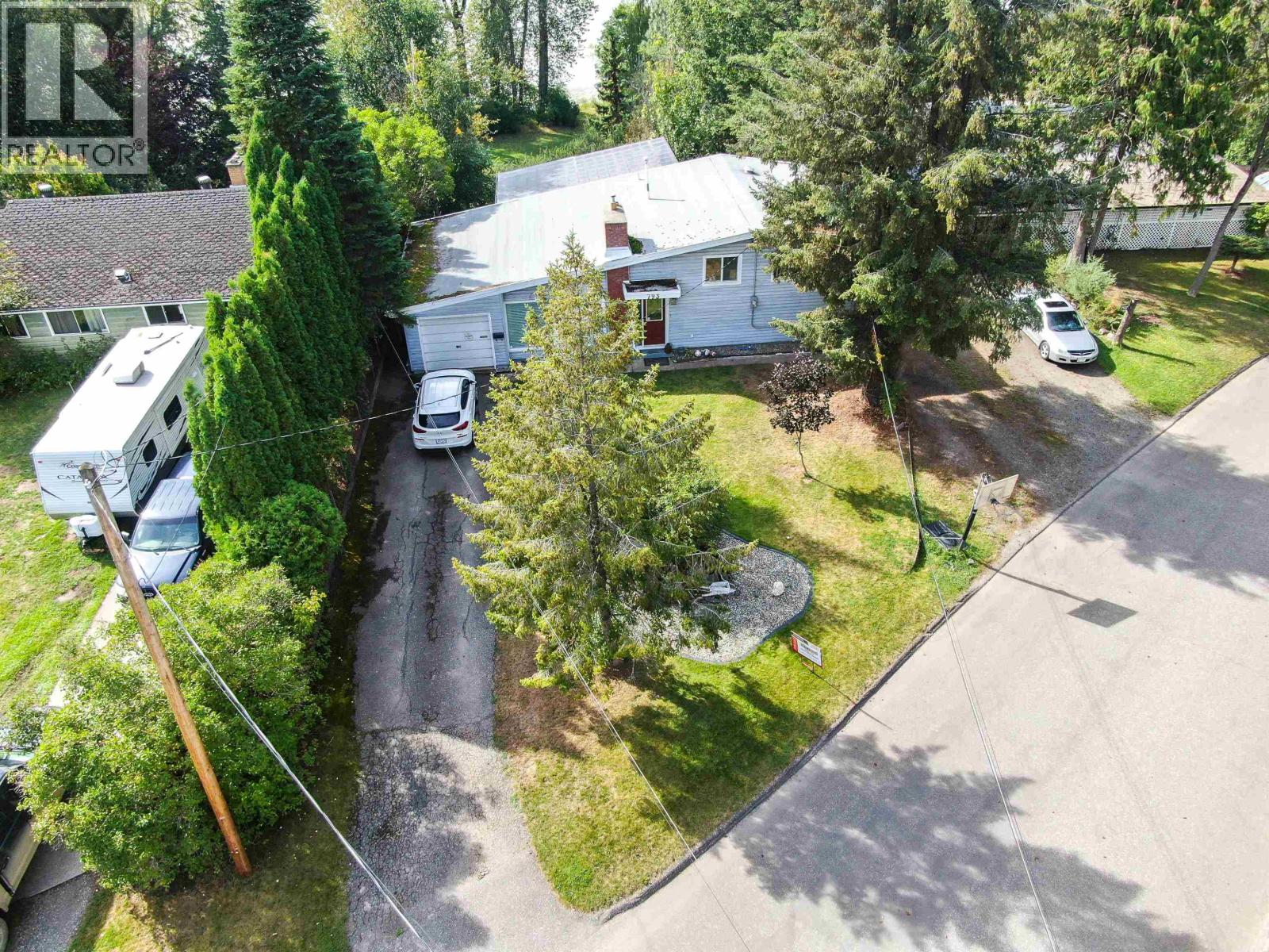 793 Walkem Street Property Photo 29
