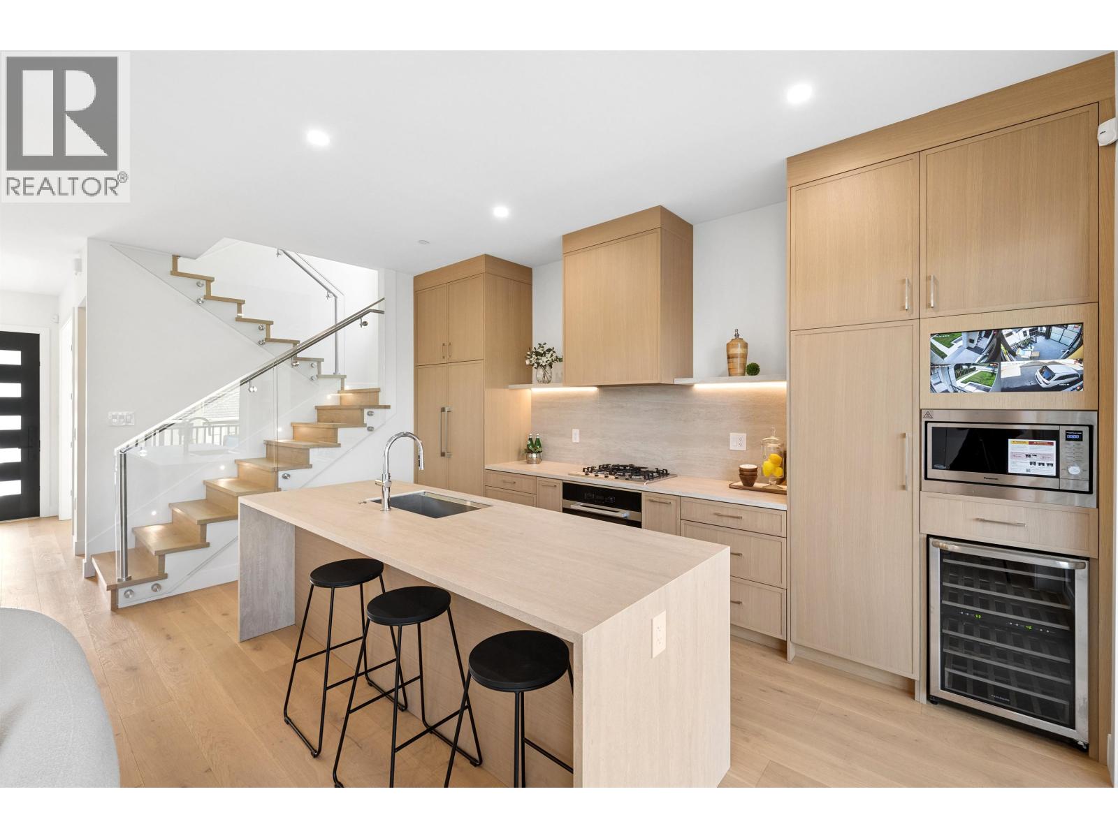 3471 Arbutus Street Property Photo 5