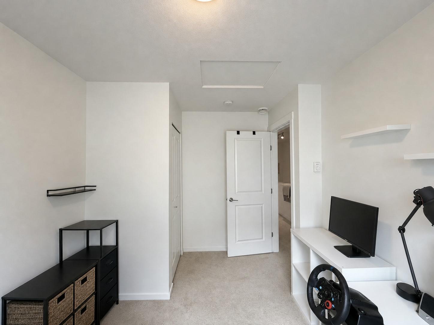 85 15268 28 Avenue Property Photo 4
