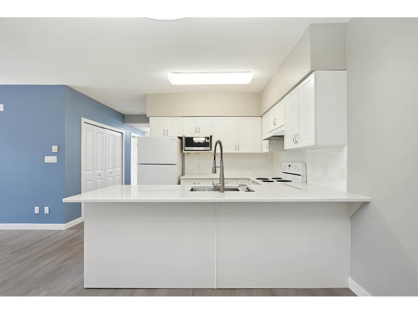 202 16068 83 Avenue Property Photo 16