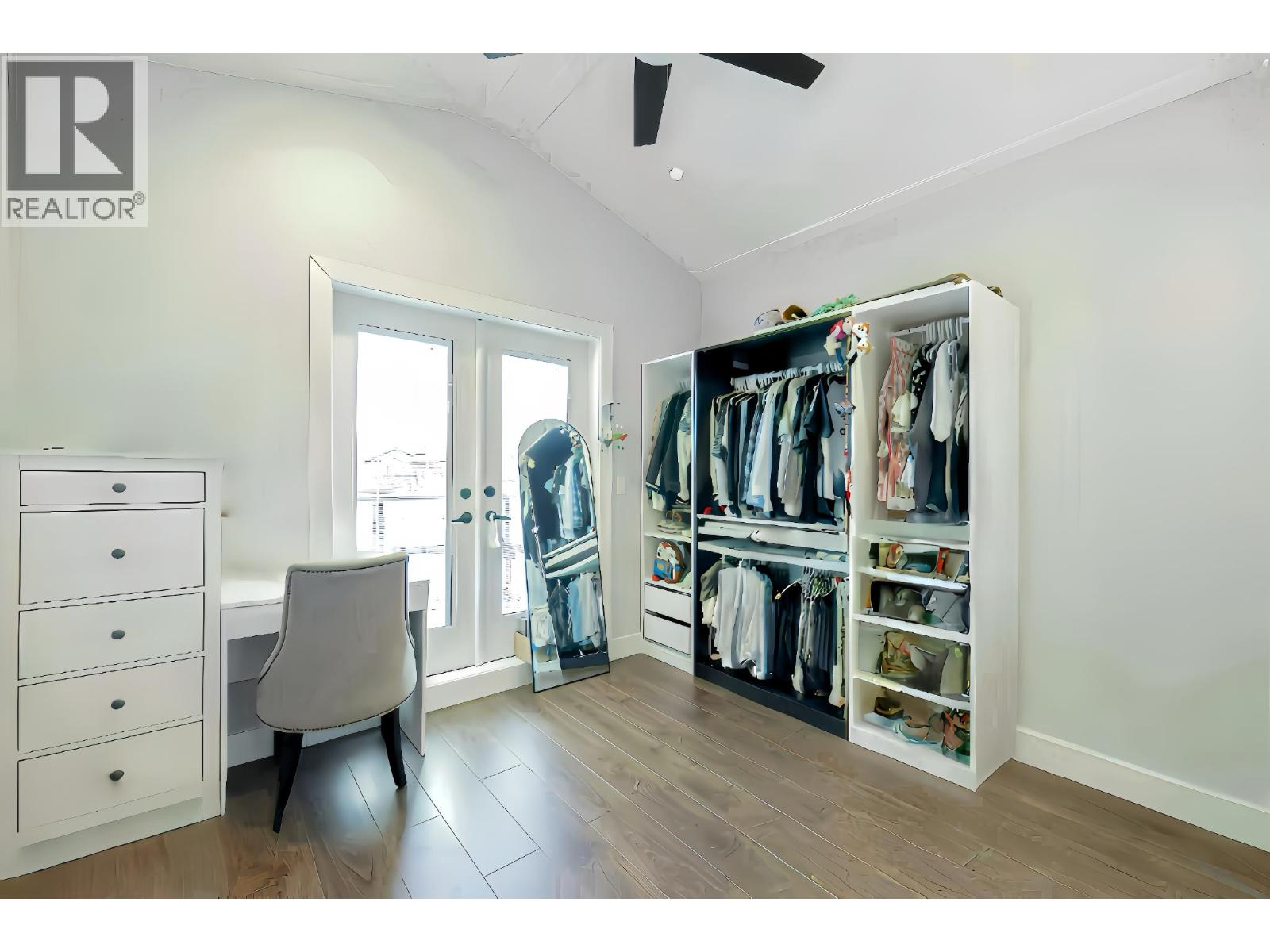 520 Ewen Avenue Property Photo 17