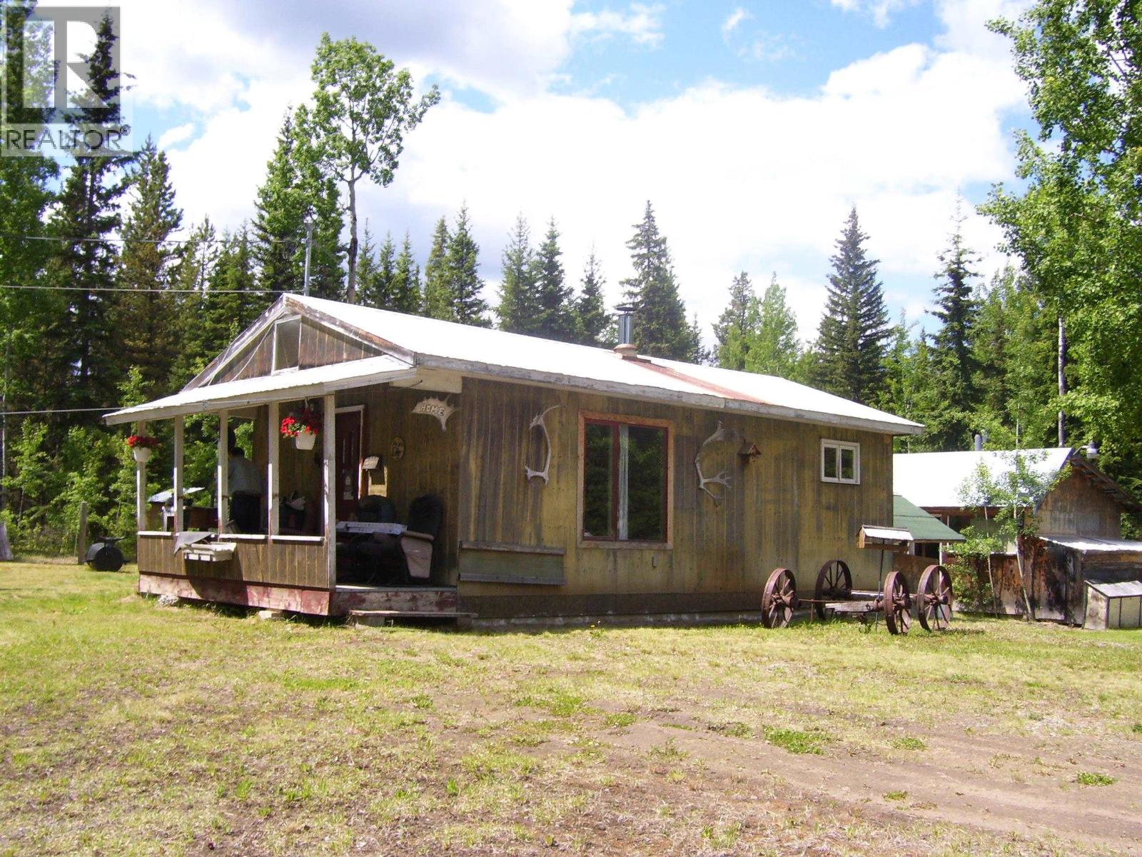568 Yetta Road Property Photo 1