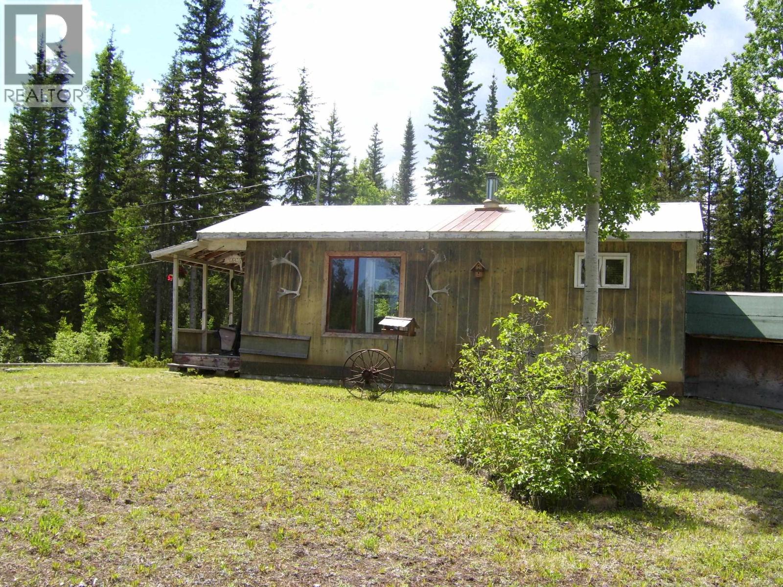 568 Yetta Road Property Photo 2