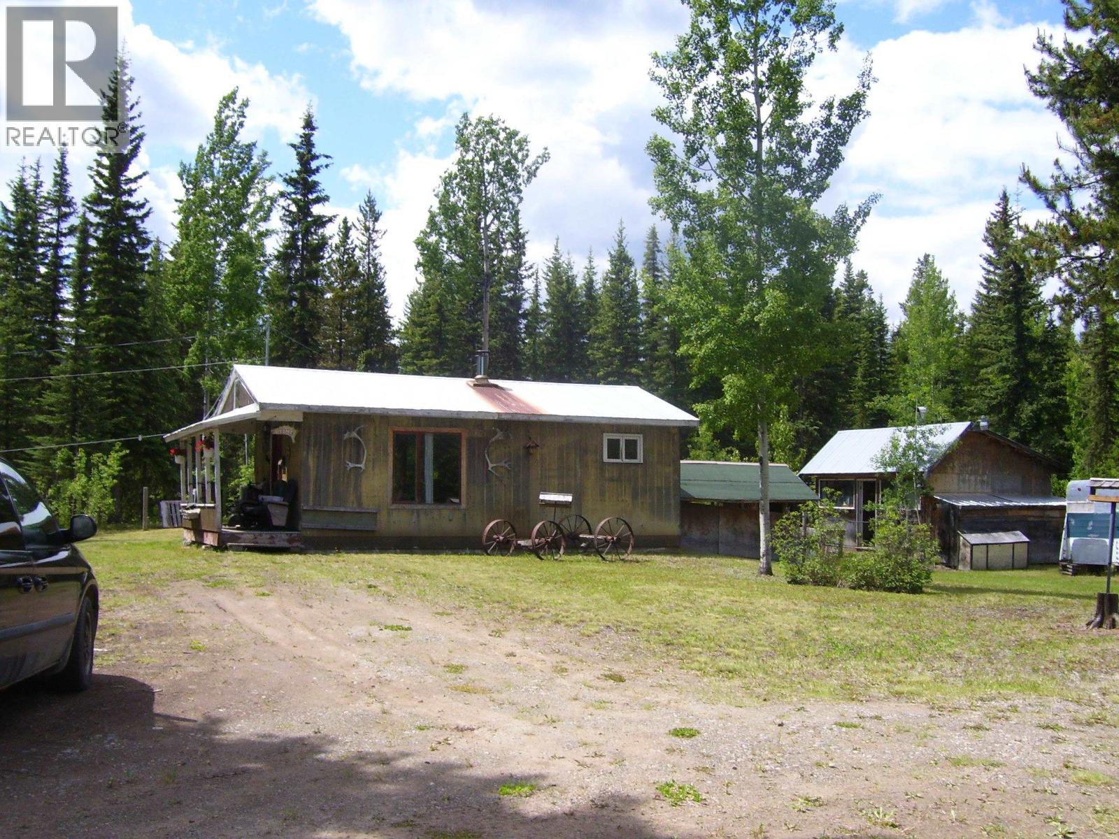 568 Yetta Road Property Photo 3