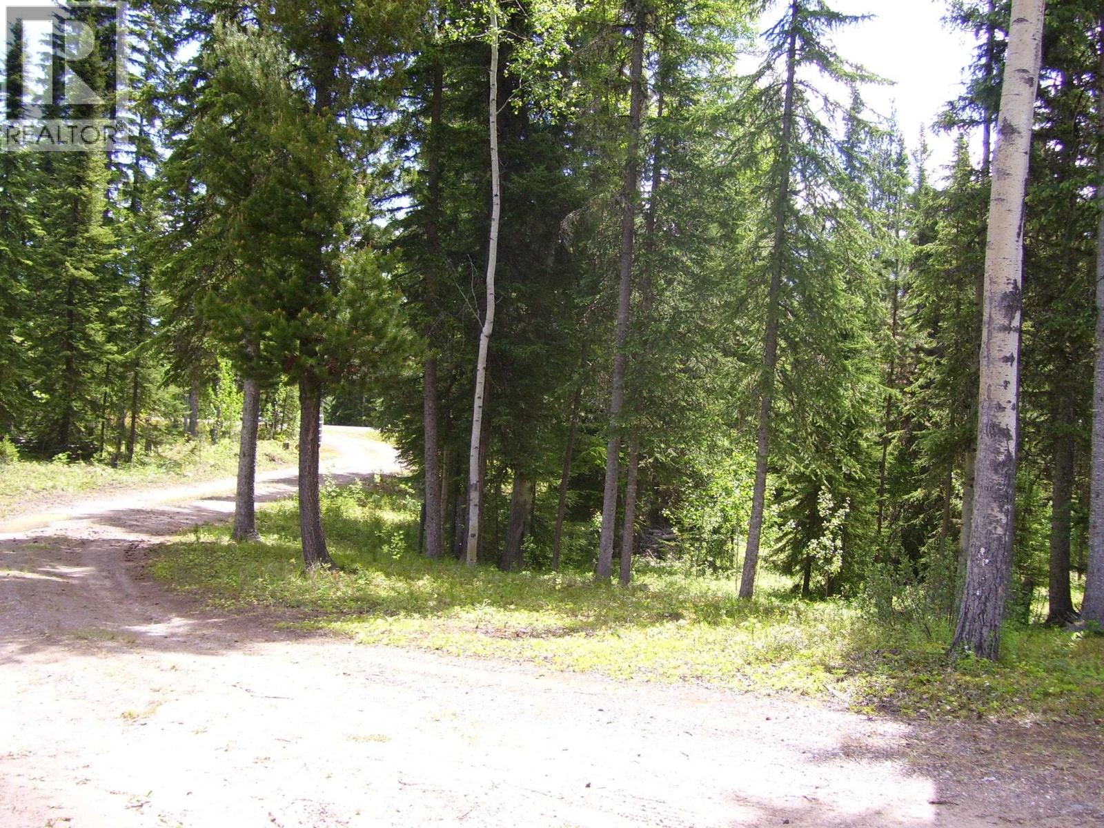 568 Yetta Road Property Photo 6
